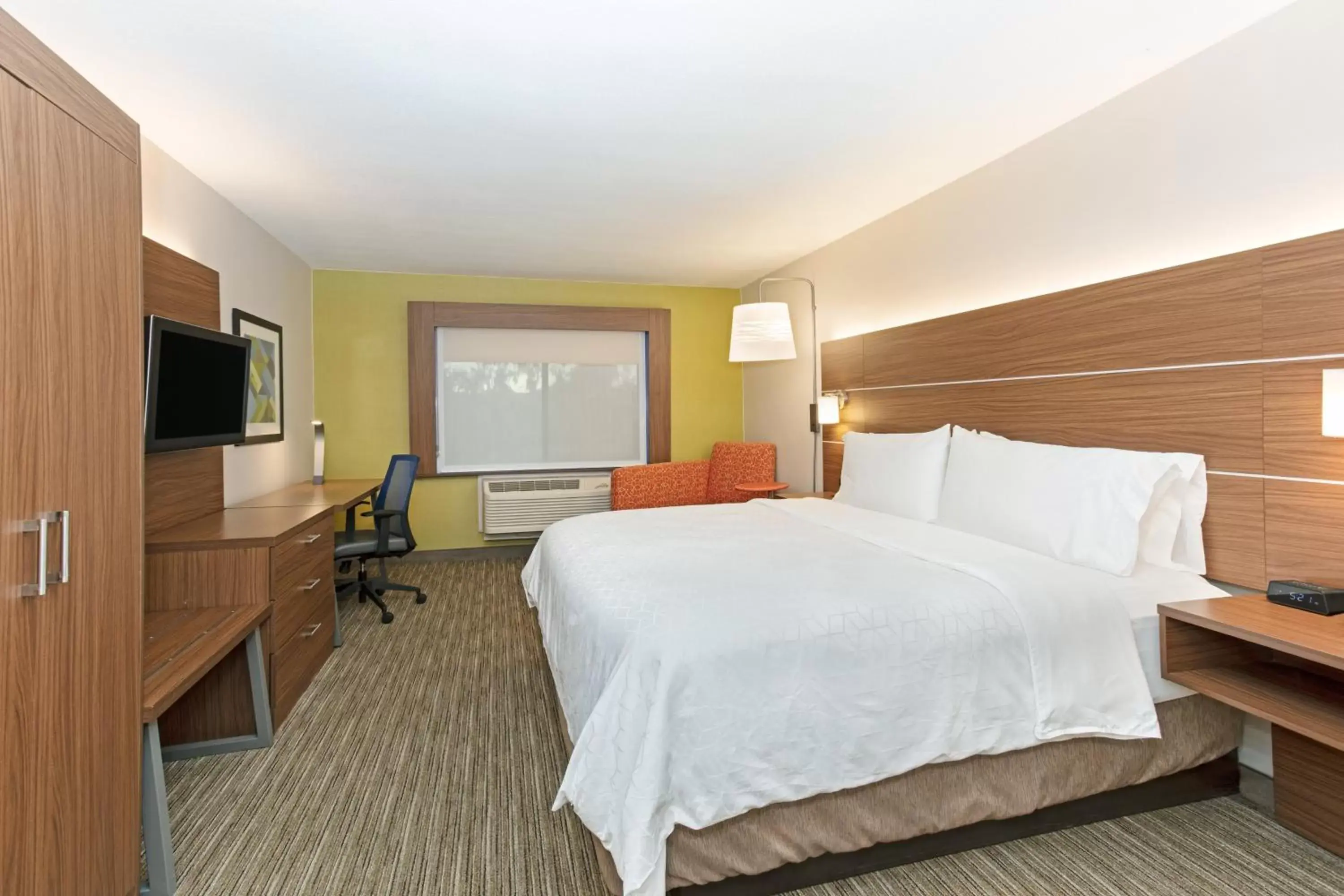 Photo of the whole room, Bed in Sleep Inn & Suites Tempe ASU Campus