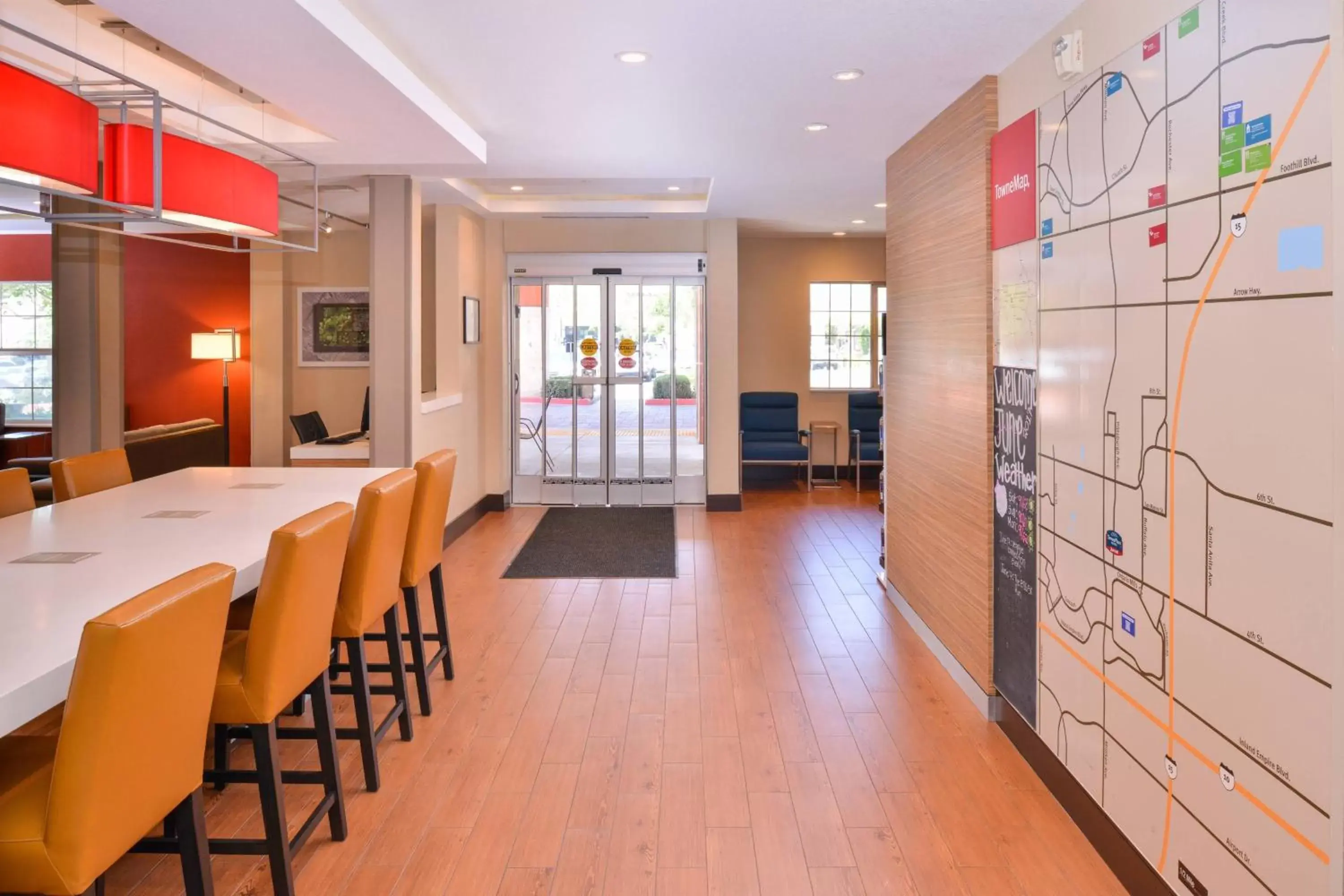 Lobby or reception in TownePlace Suites by Marriott Ontario Airport