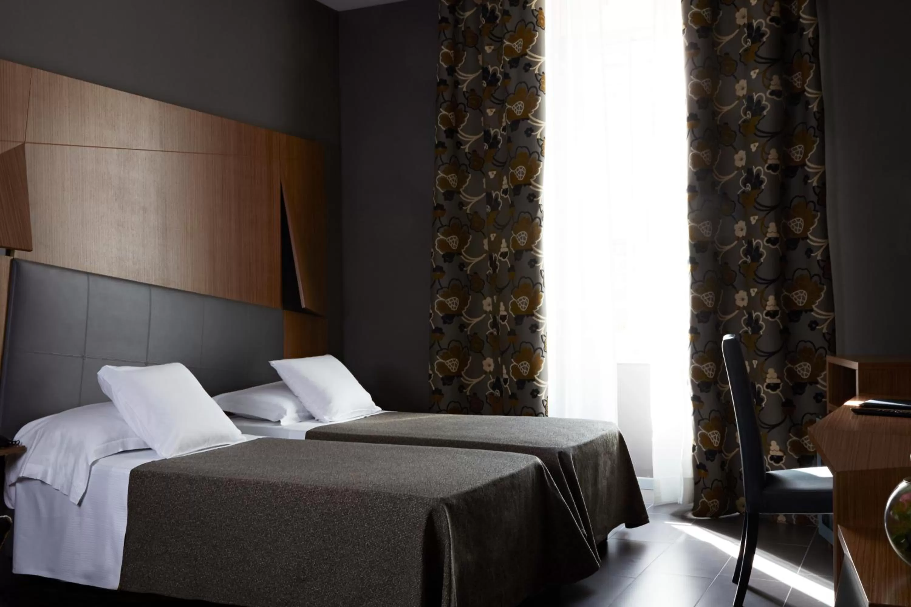 Bedroom, Bed in Hotel The Building