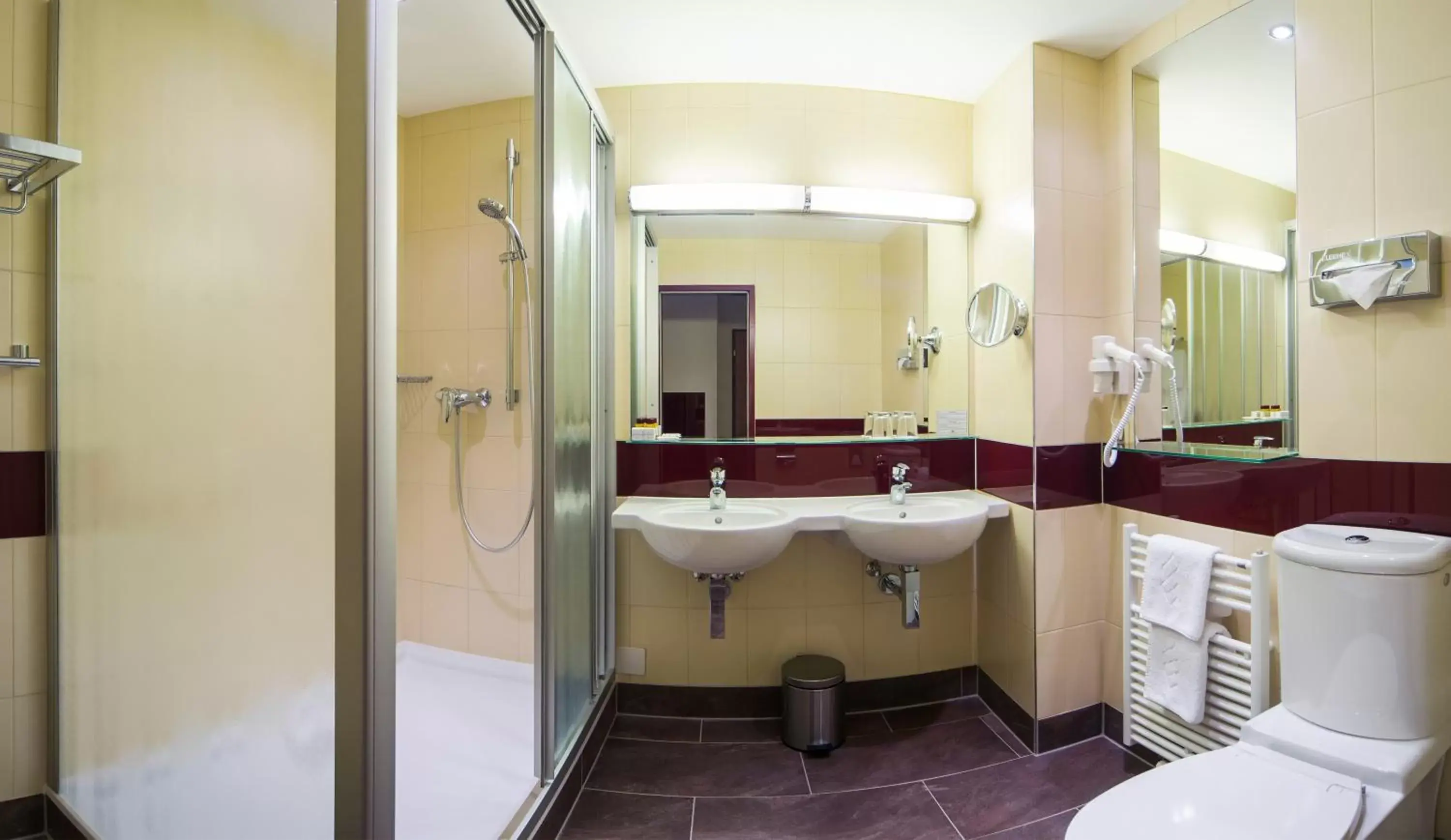 Shower, Bathroom in Austria Classic Hotel Wien