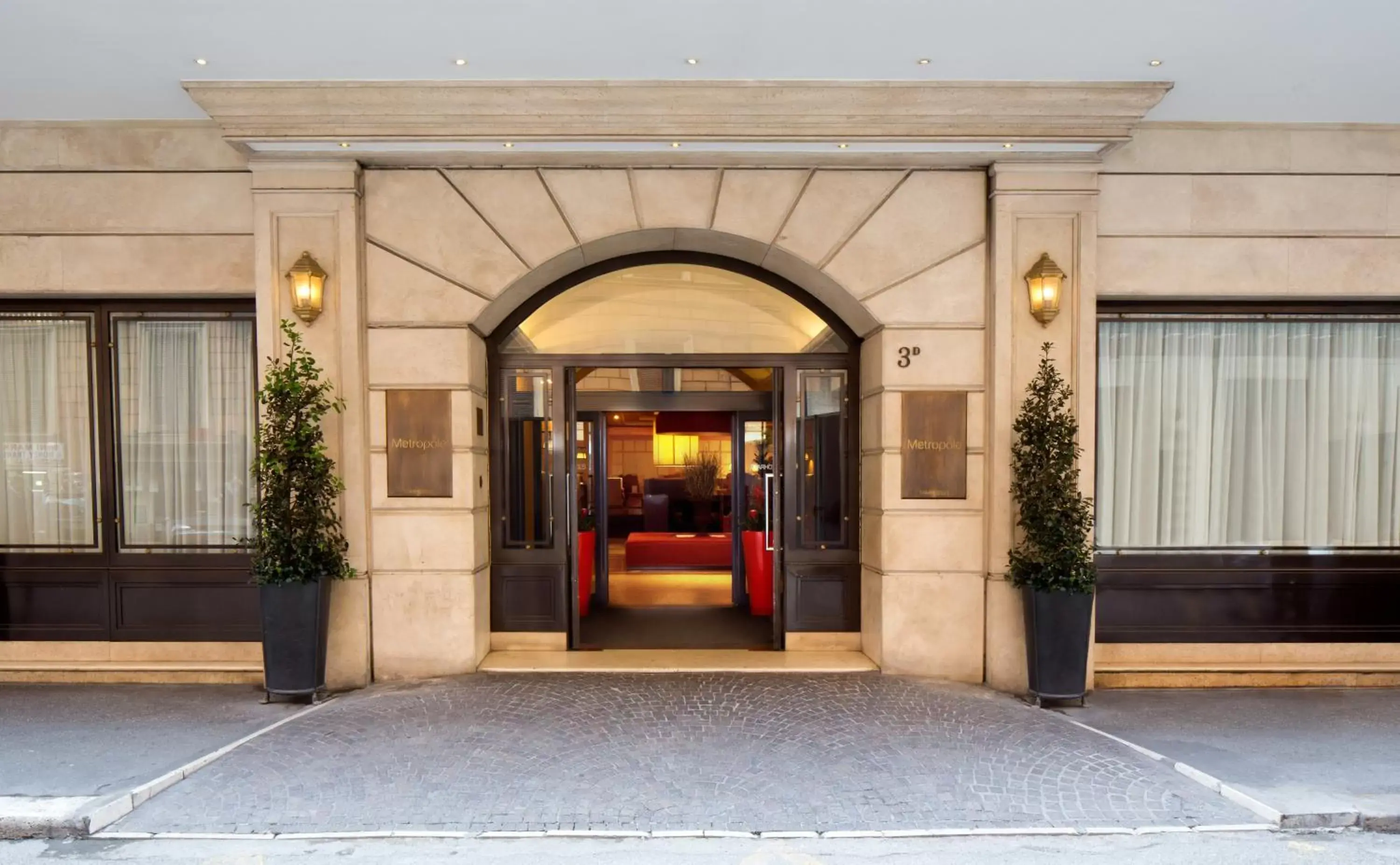 Facade/entrance in Starhotels Metropole