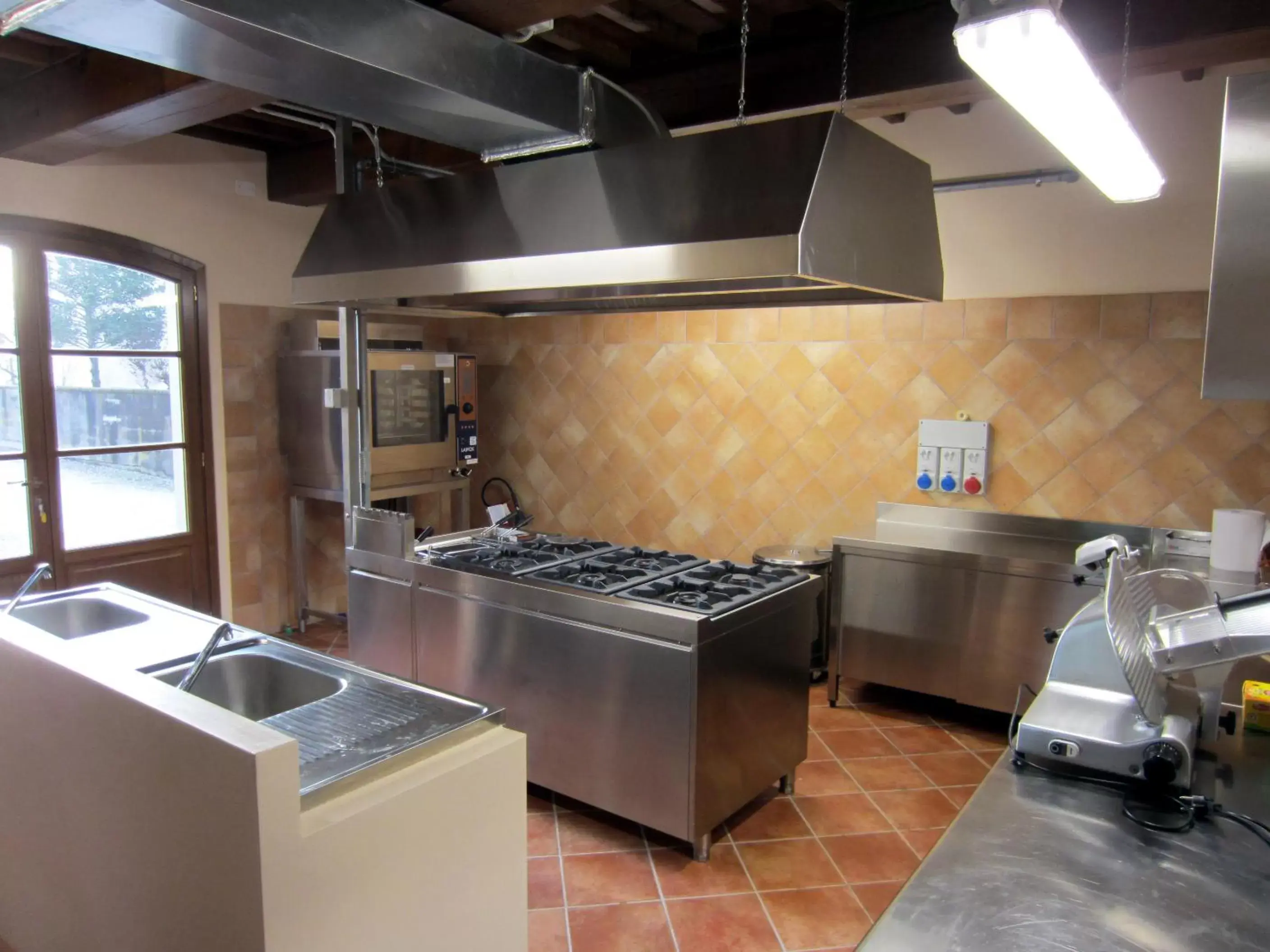 Kitchen or kitchenette, Kitchen/Kitchenette in Le Colombaie Country Resort