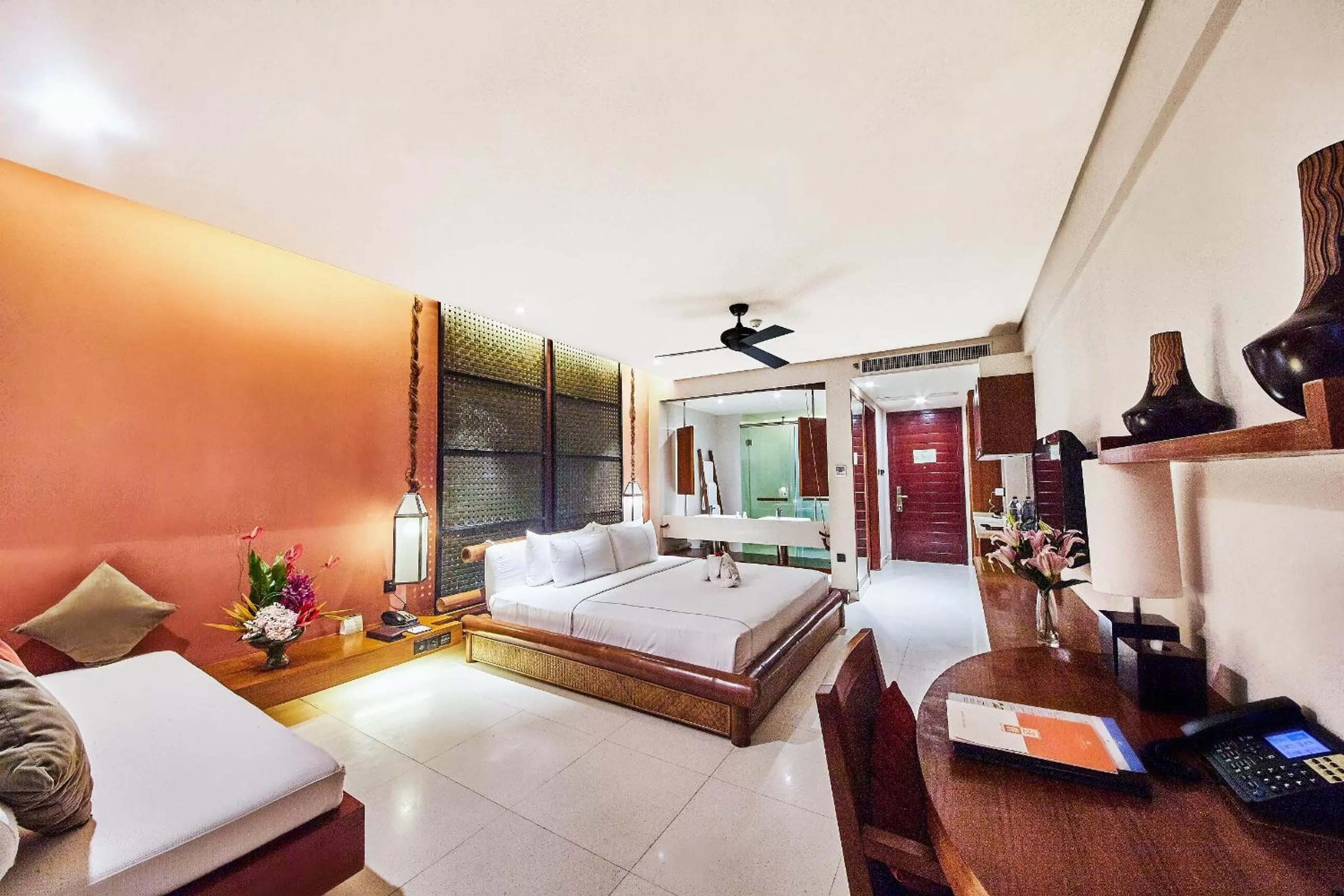 Bed in Ocean Sonic Resort Sanya