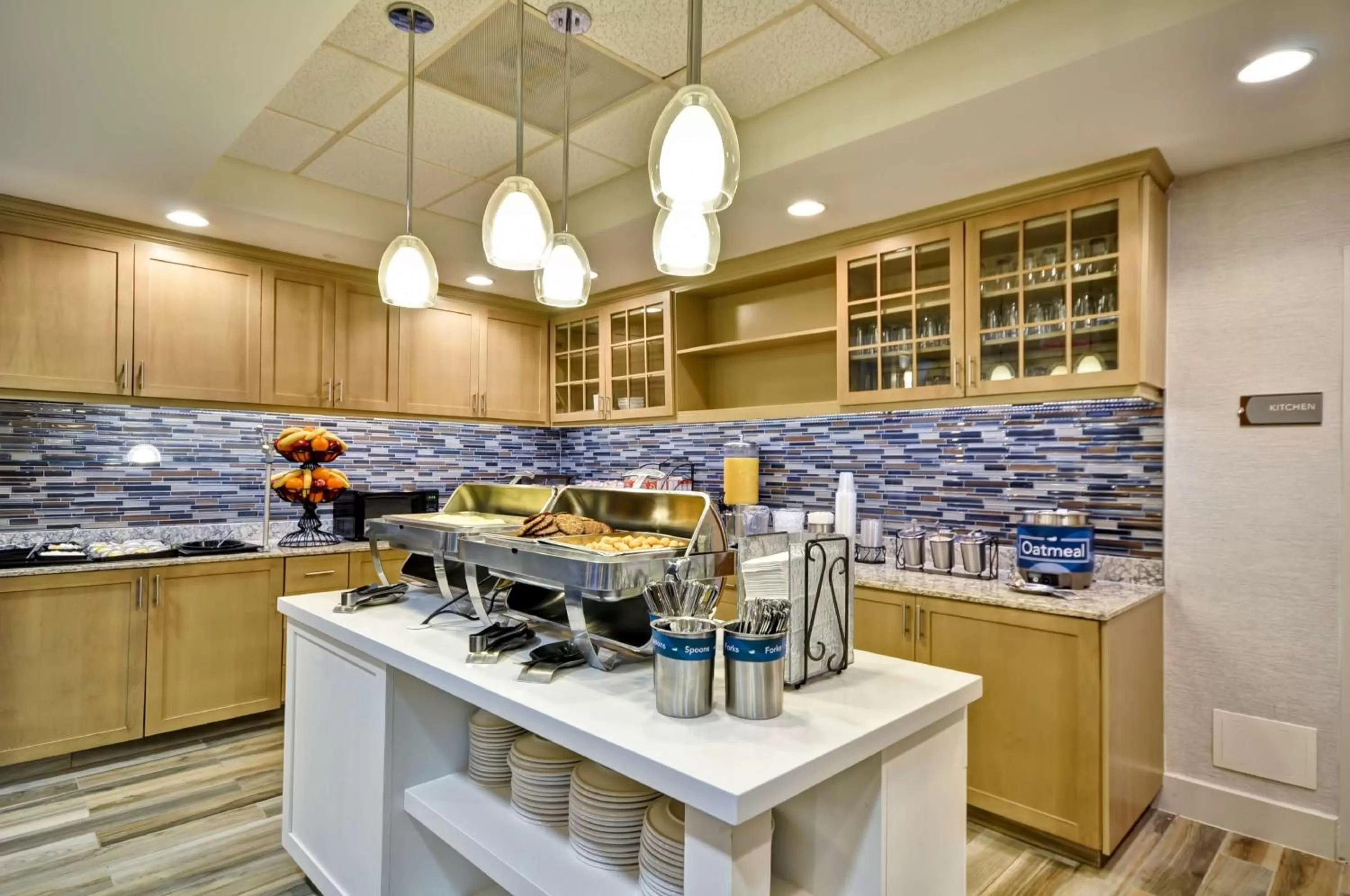 Restaurant/places to eat in Homewood Suites Memphis Germantown