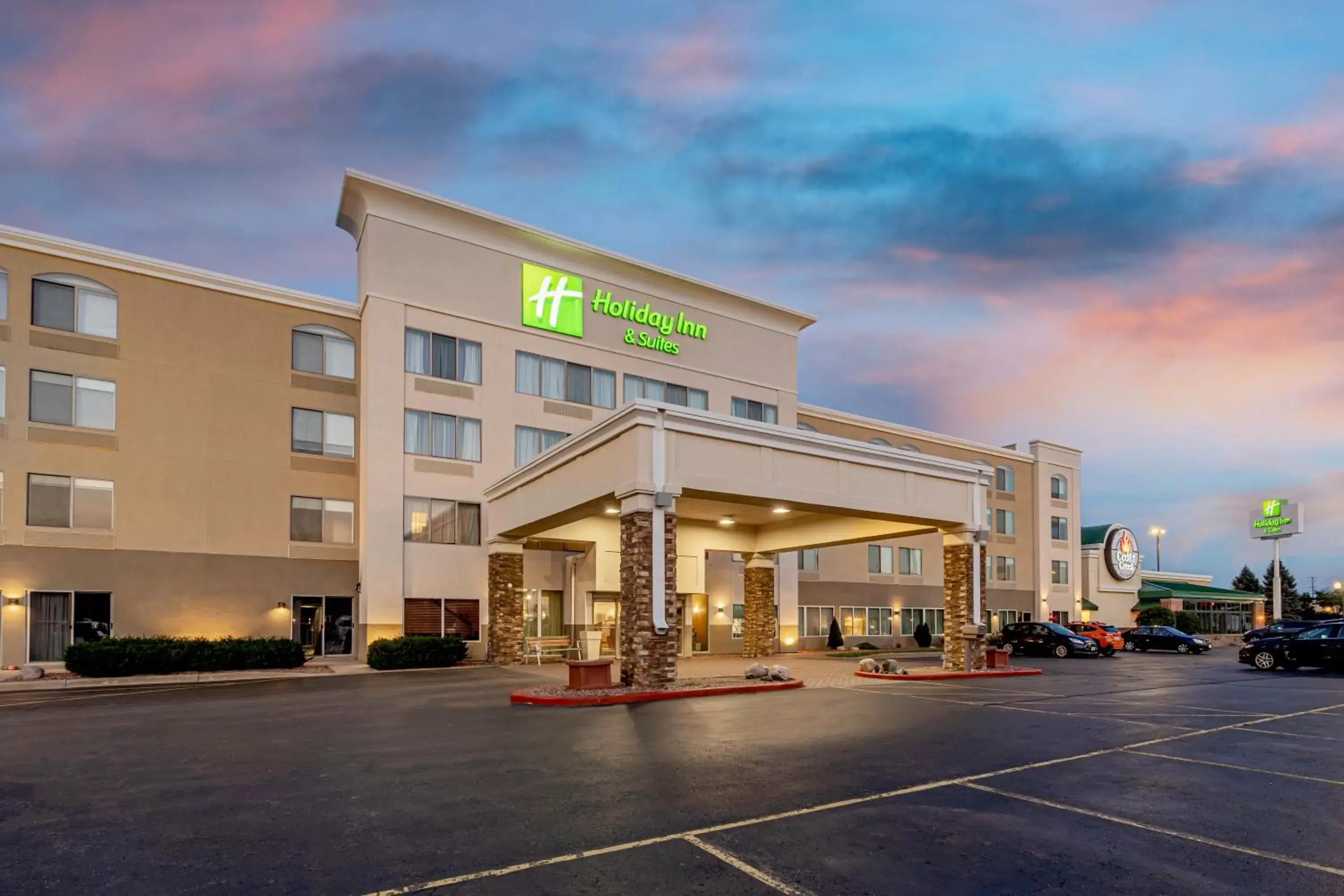 Property Building in Holiday Inn Hotel & Suites Wausau-Rothschild, an IHG Hotel