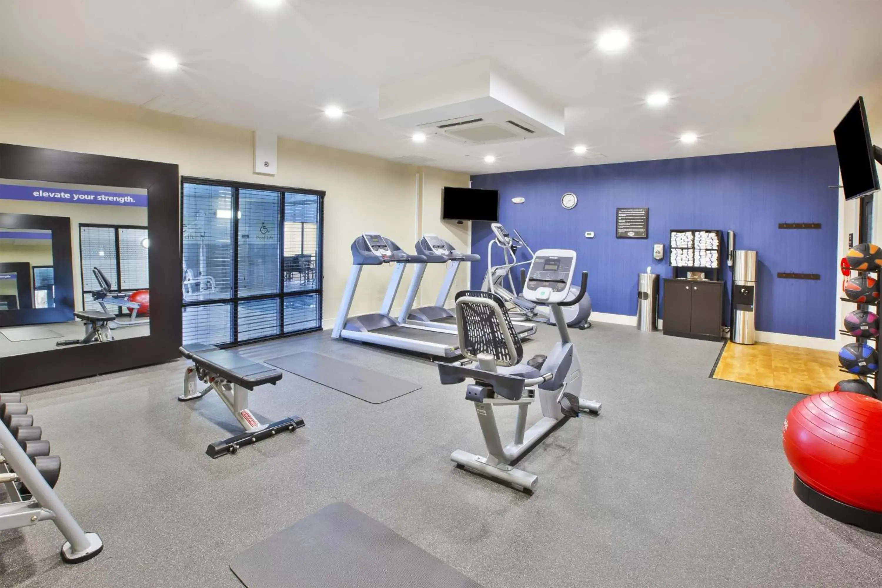 Fitness centre/facilities, Fitness Center/Facilities in Hampton Inn & Suites Alliance