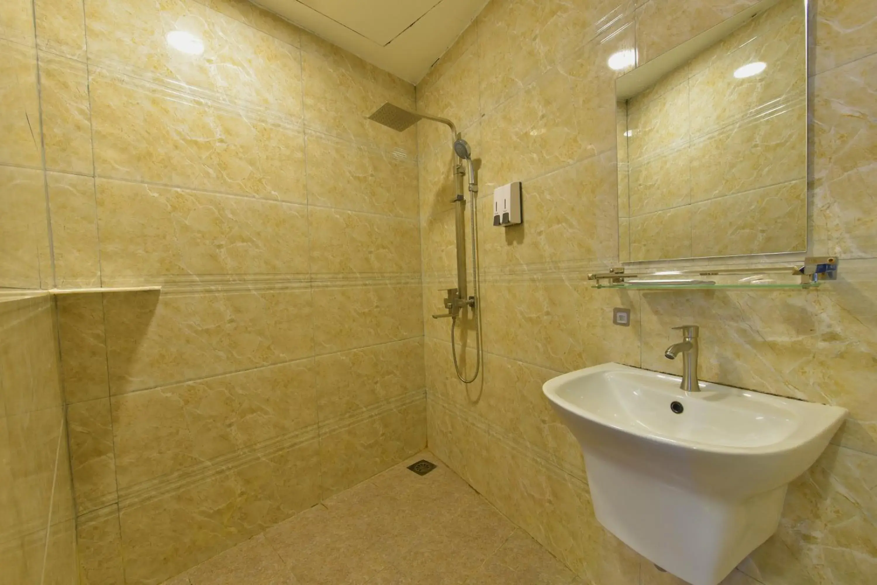 Bathroom in Townhouse OAK Hotel Holmes Johor Jaya