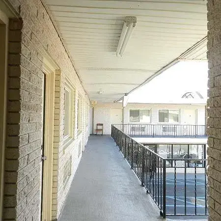 Day, Balcony/Terrace in Viking Motel-Detroit