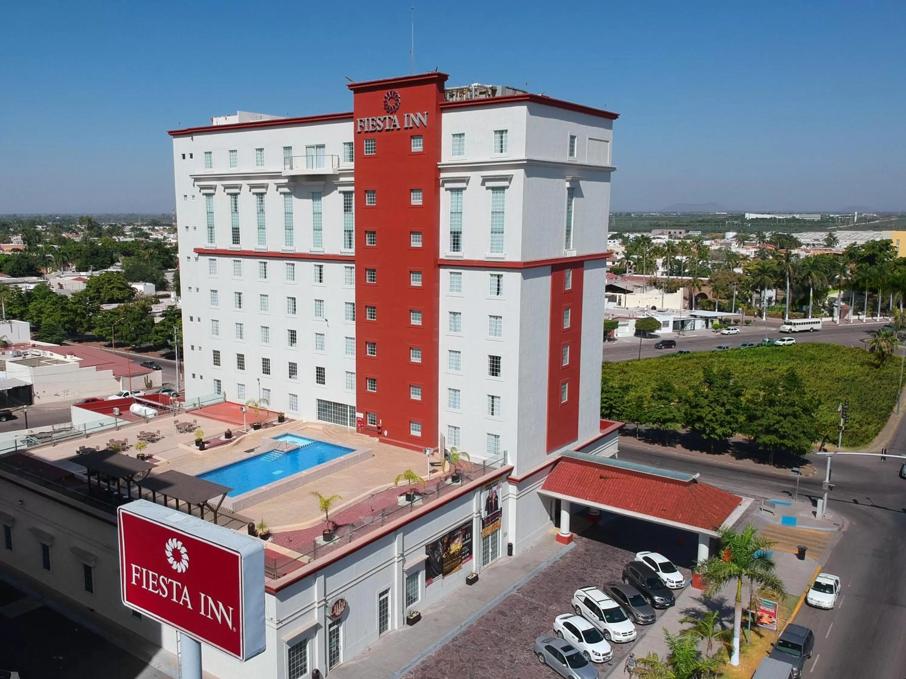 Property building in Fiesta Inn Express Ciudad Obregón