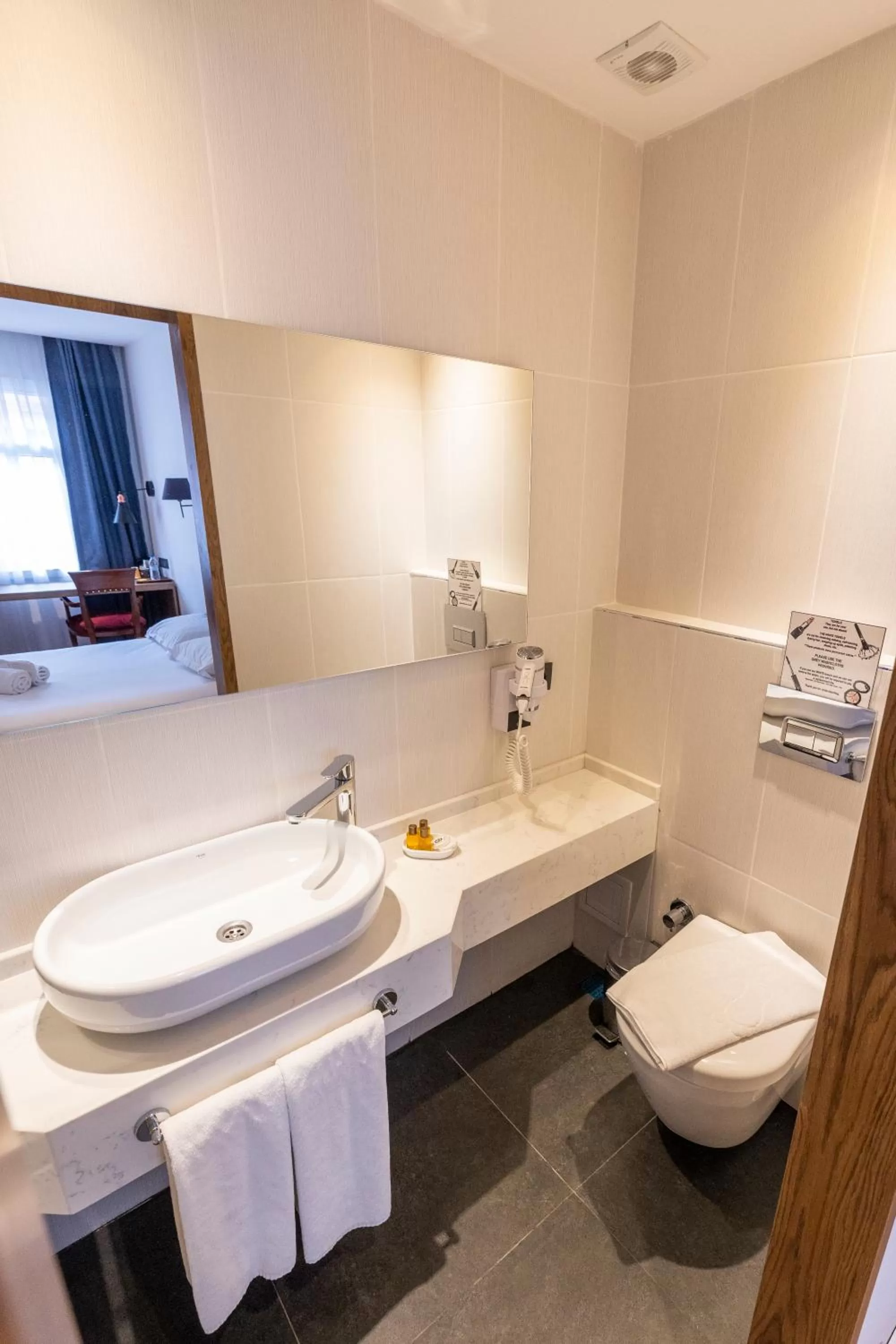 Toilet in Armagrandi Spina Hotel-Special Category