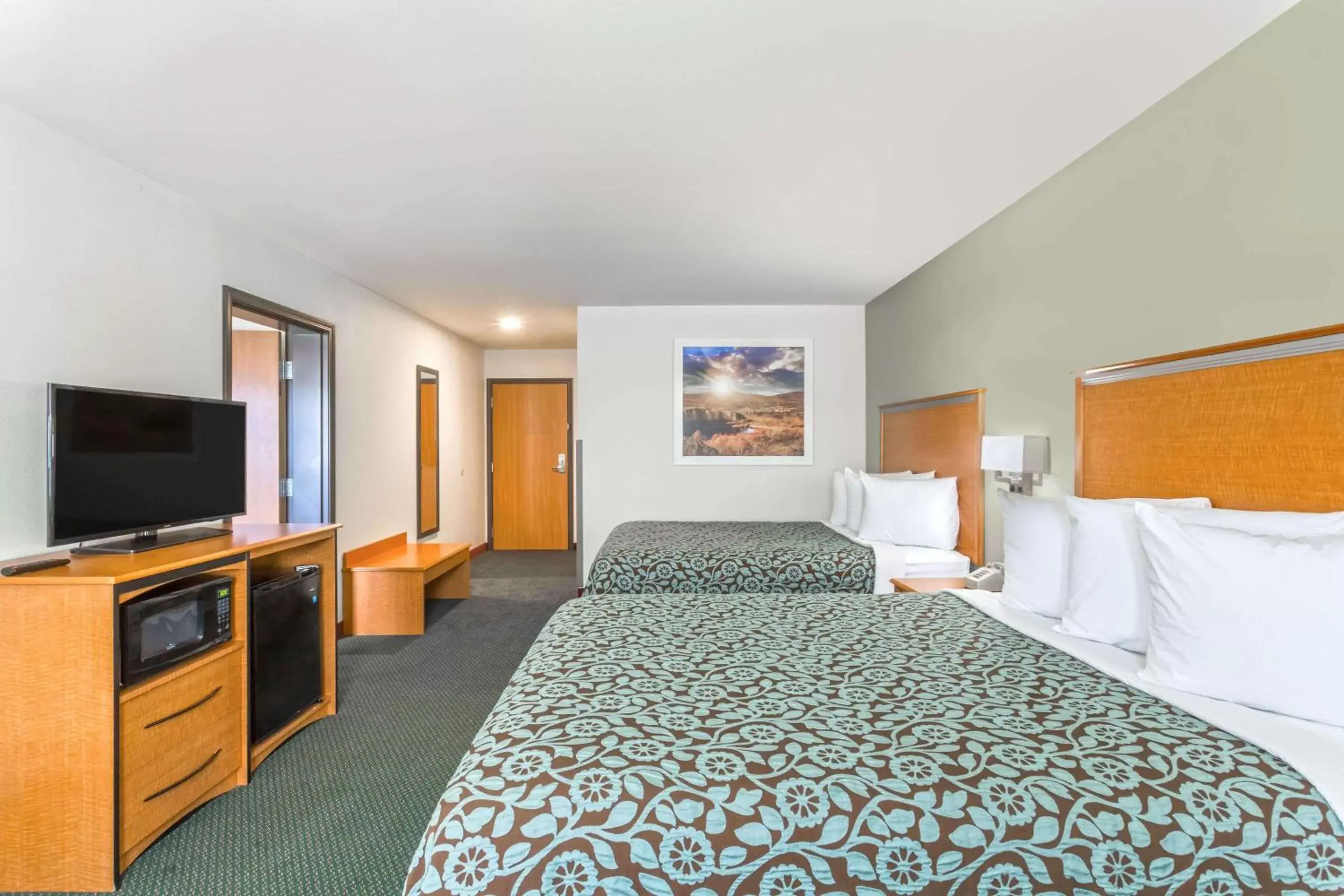 Photo of the whole room, Bed in Days Inn by Wyndham West Yellowstone