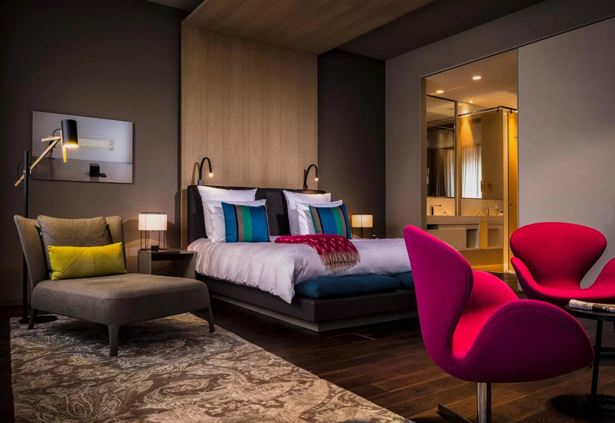 Photo of the whole room, Bed in SO/ Berlin Das Stue