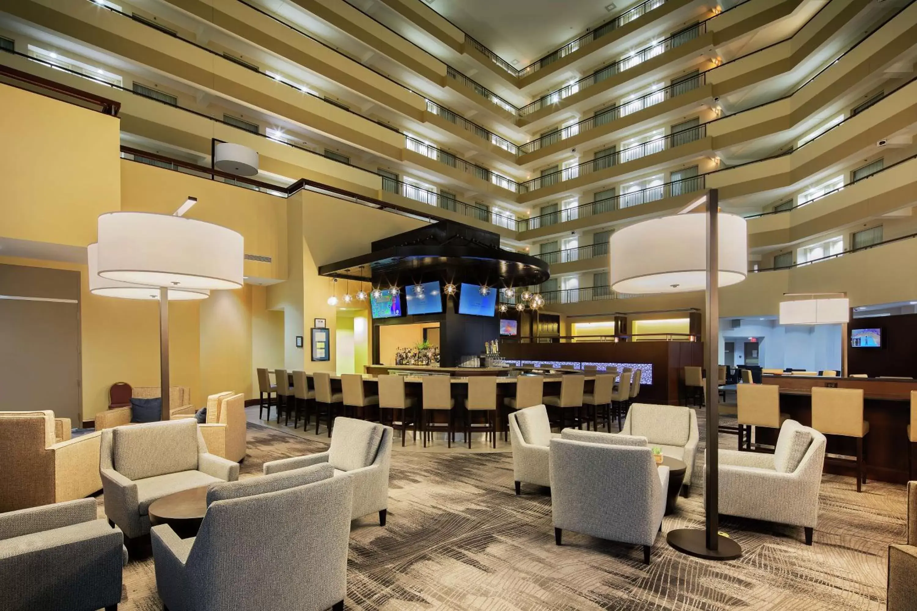 Lounge or bar in Embassy Suites by Hilton Detroit Troy Auburn Hills