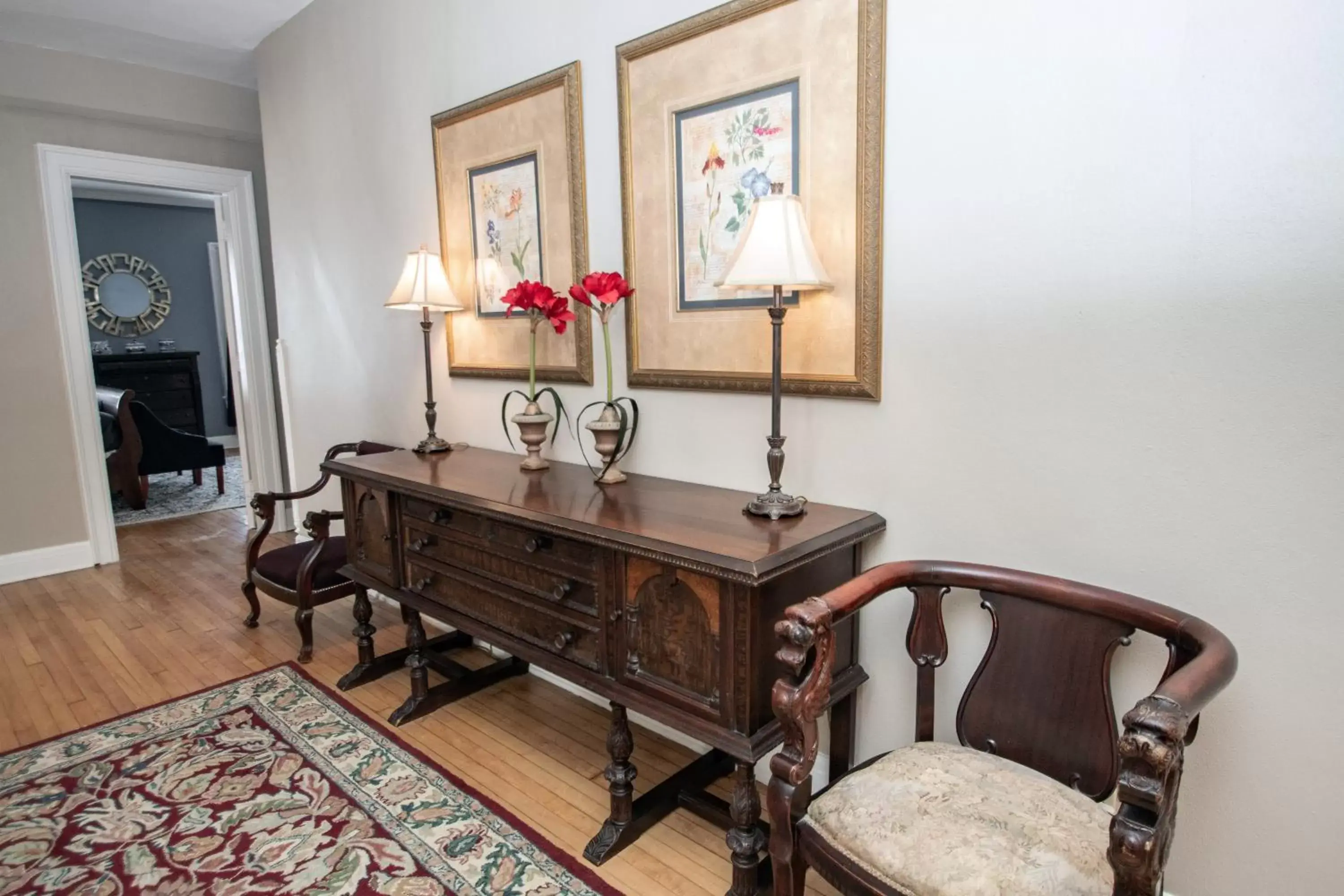 Seating Area in Looking Glass Inn