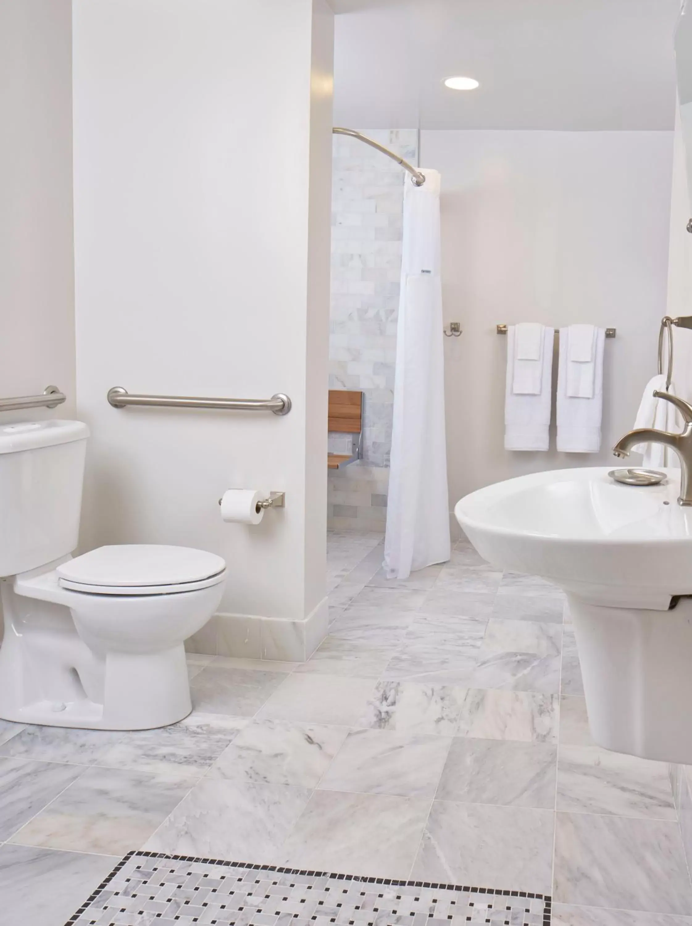 Accessible One Bedroom Apartment with Kitchen in The Georgian Terrace Accessible One Bedroom Apartment with Kitchen in The Georgian Terrace