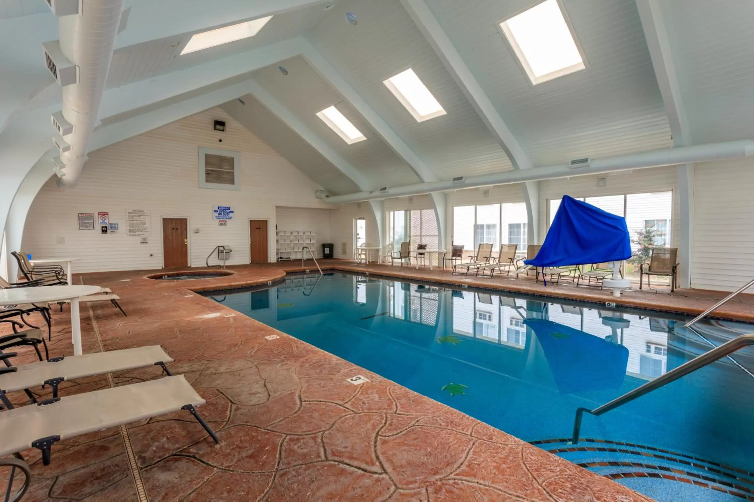 Day, Swimming Pool in Branson Towers Hotel