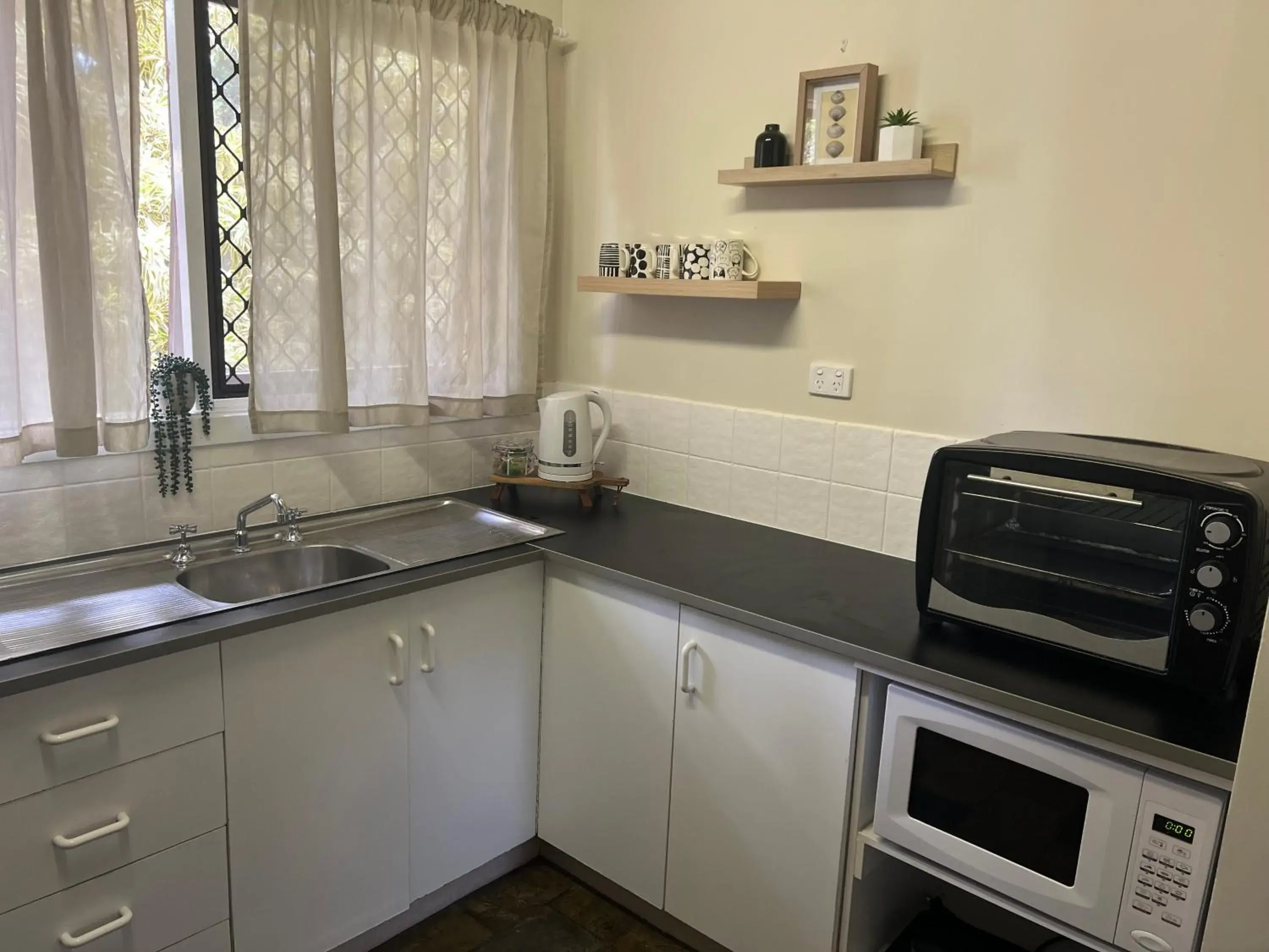 Kitchen or kitchenette, Kitchen/Kitchenette in Colonial Village Resort