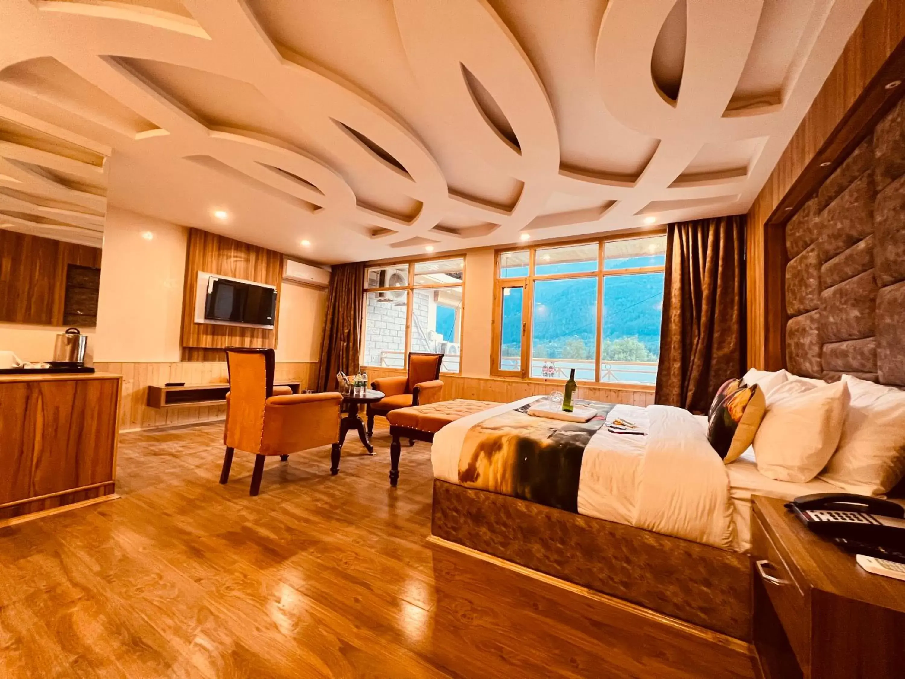 Hill River Resort By West Western -Property of the Year 2024-25 - Central Heated & Air Cooled, Near Mall Road Hill River Resort By West Western -Property of the Year 2024-25 - Central Heated & Air Cooled, Near Mall Road