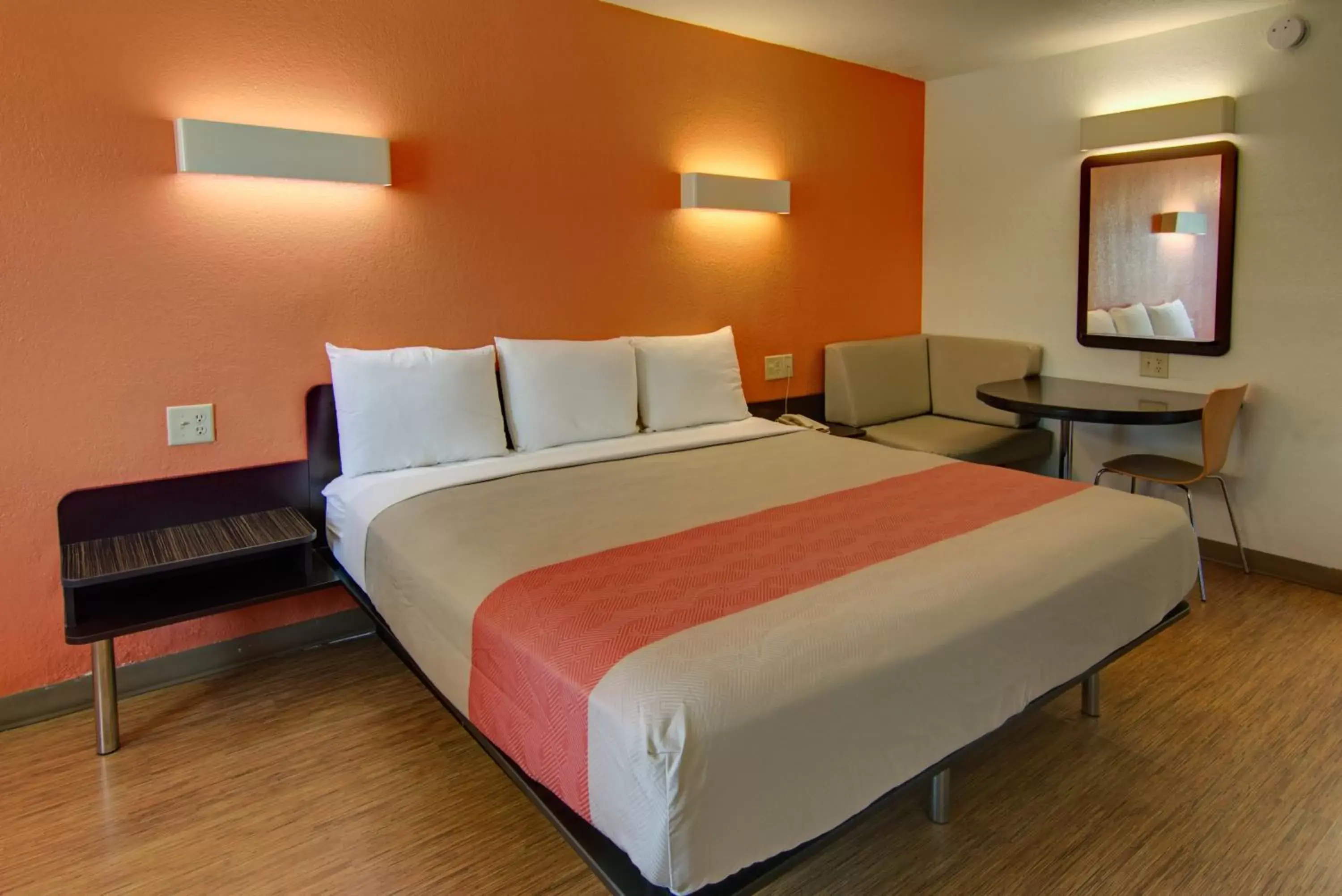 Bedroom, Bed in Motel 6-Mount Pleasant, TX