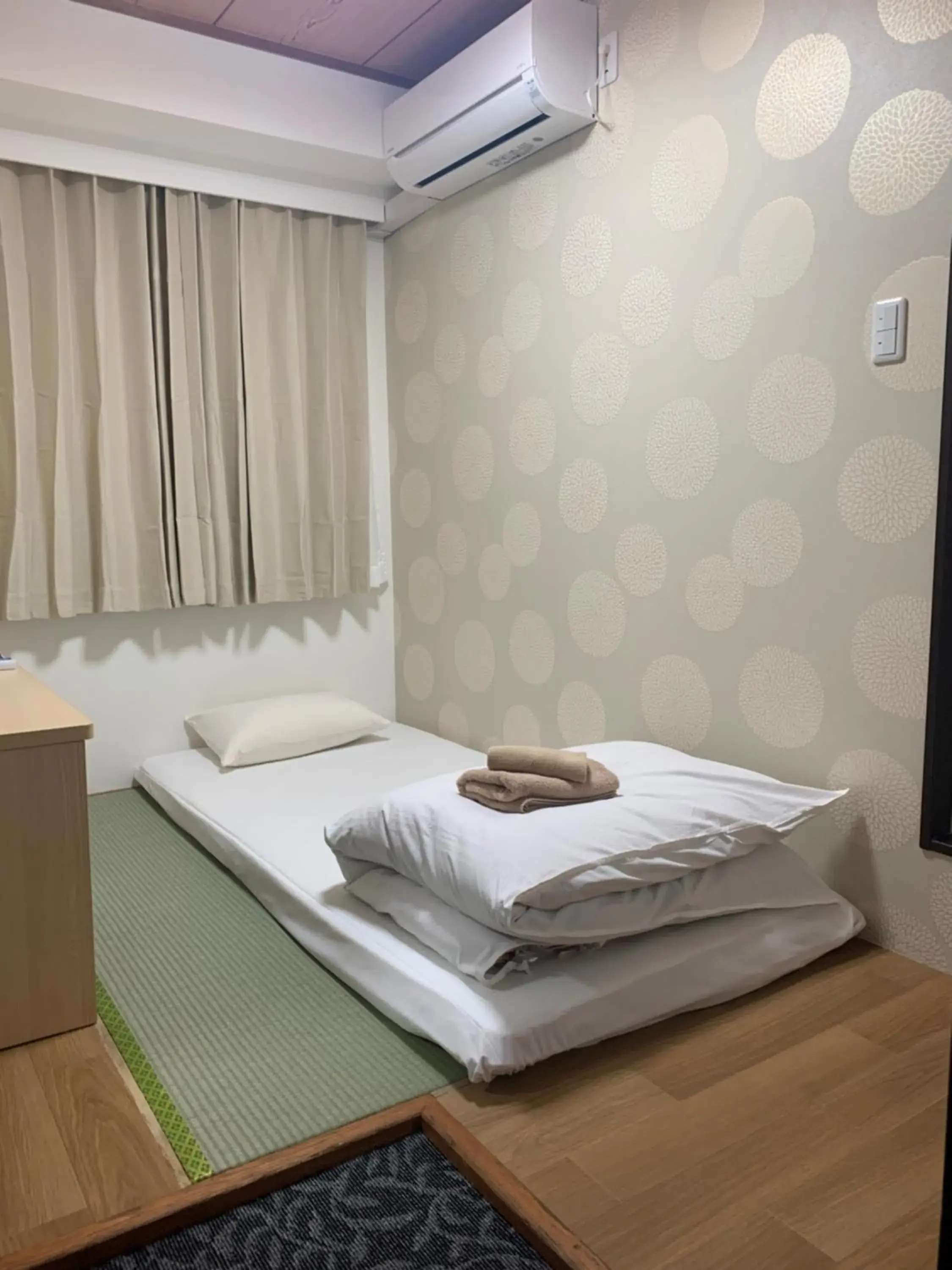 Photo of the whole room, Bed in Hotel Shin Imamiya