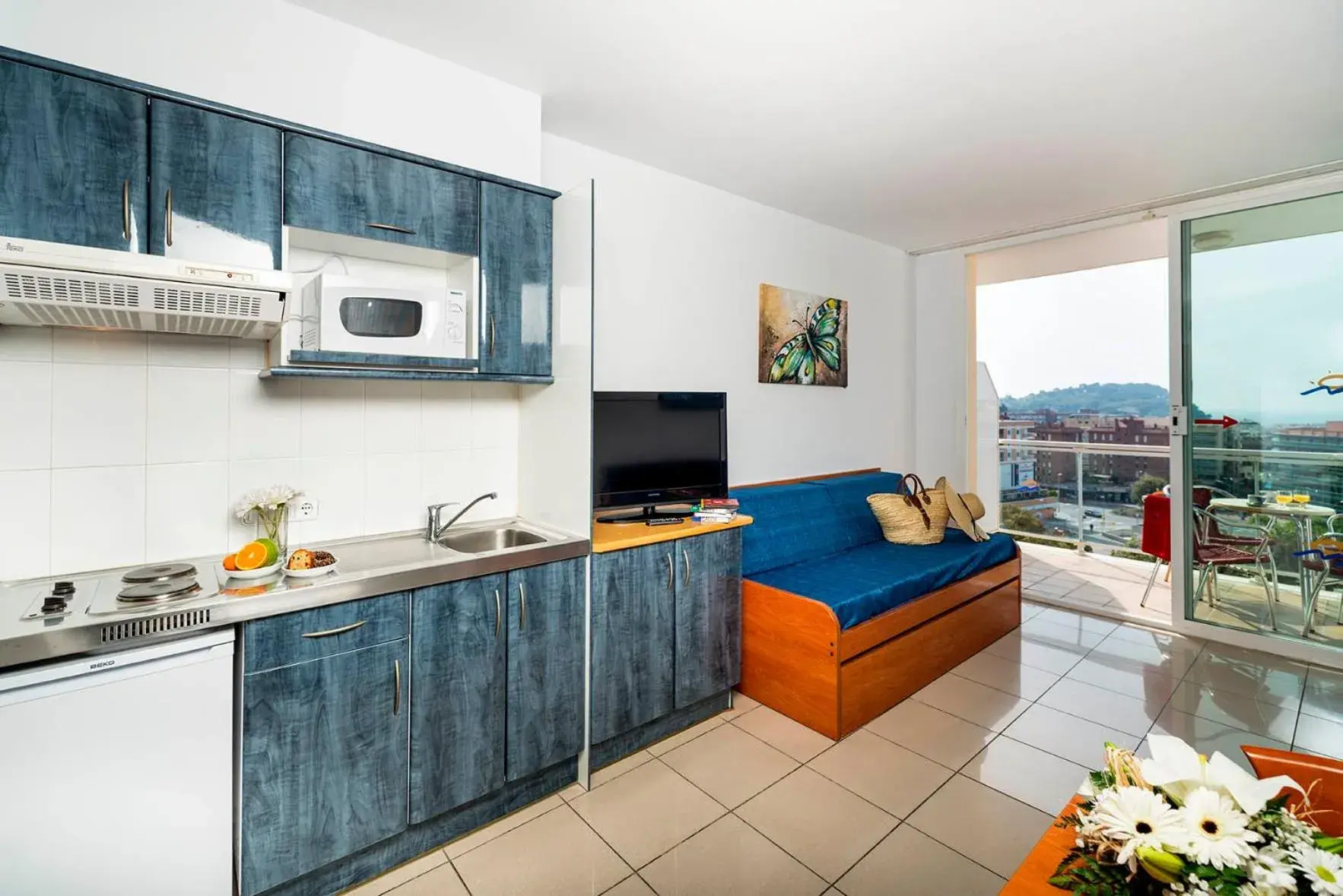 Balcony/Terrace, Kitchen/Kitchenette in Aparthotel Costa Encantada