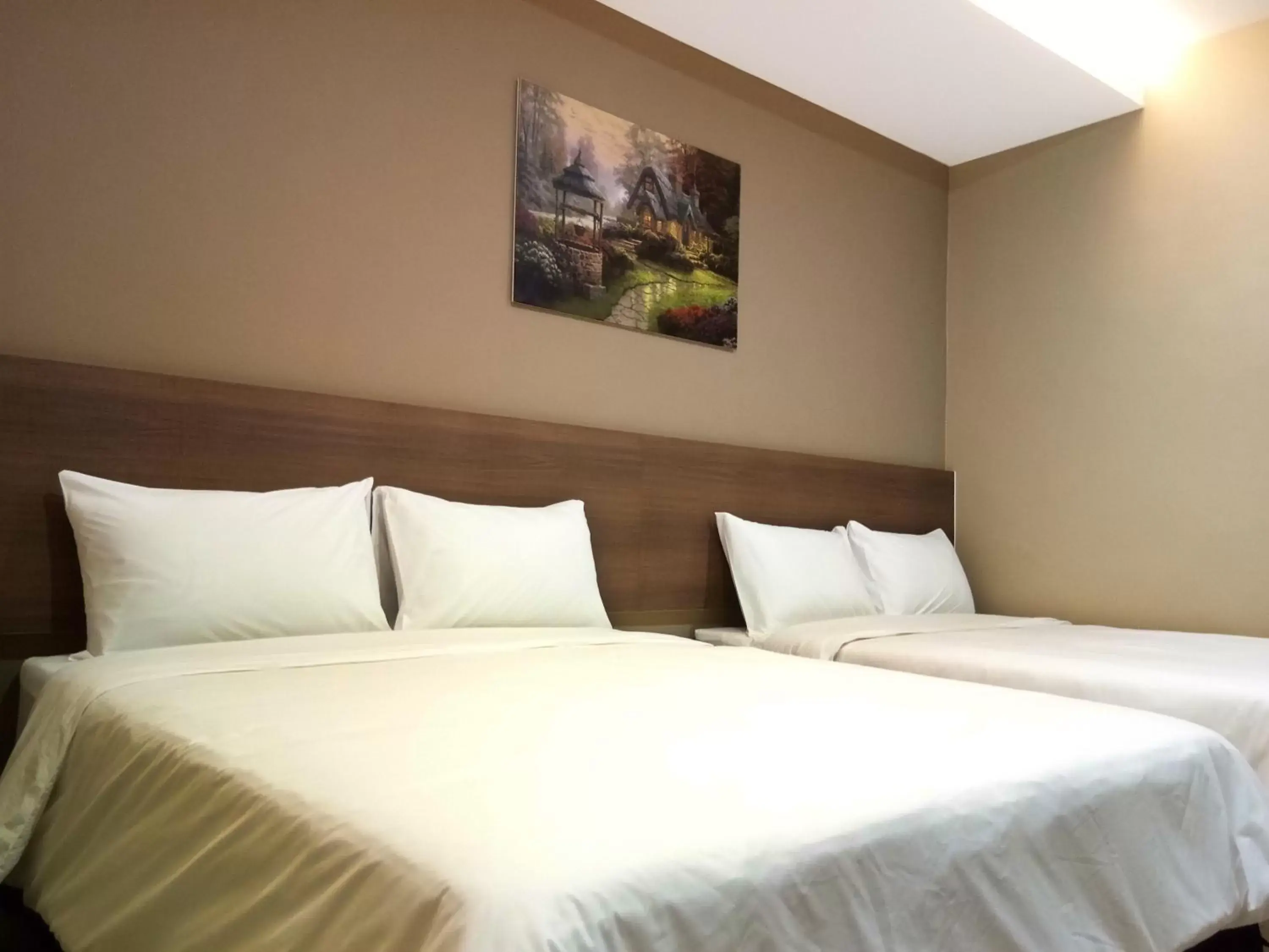 Bedroom, Bed in Asiago Hotel