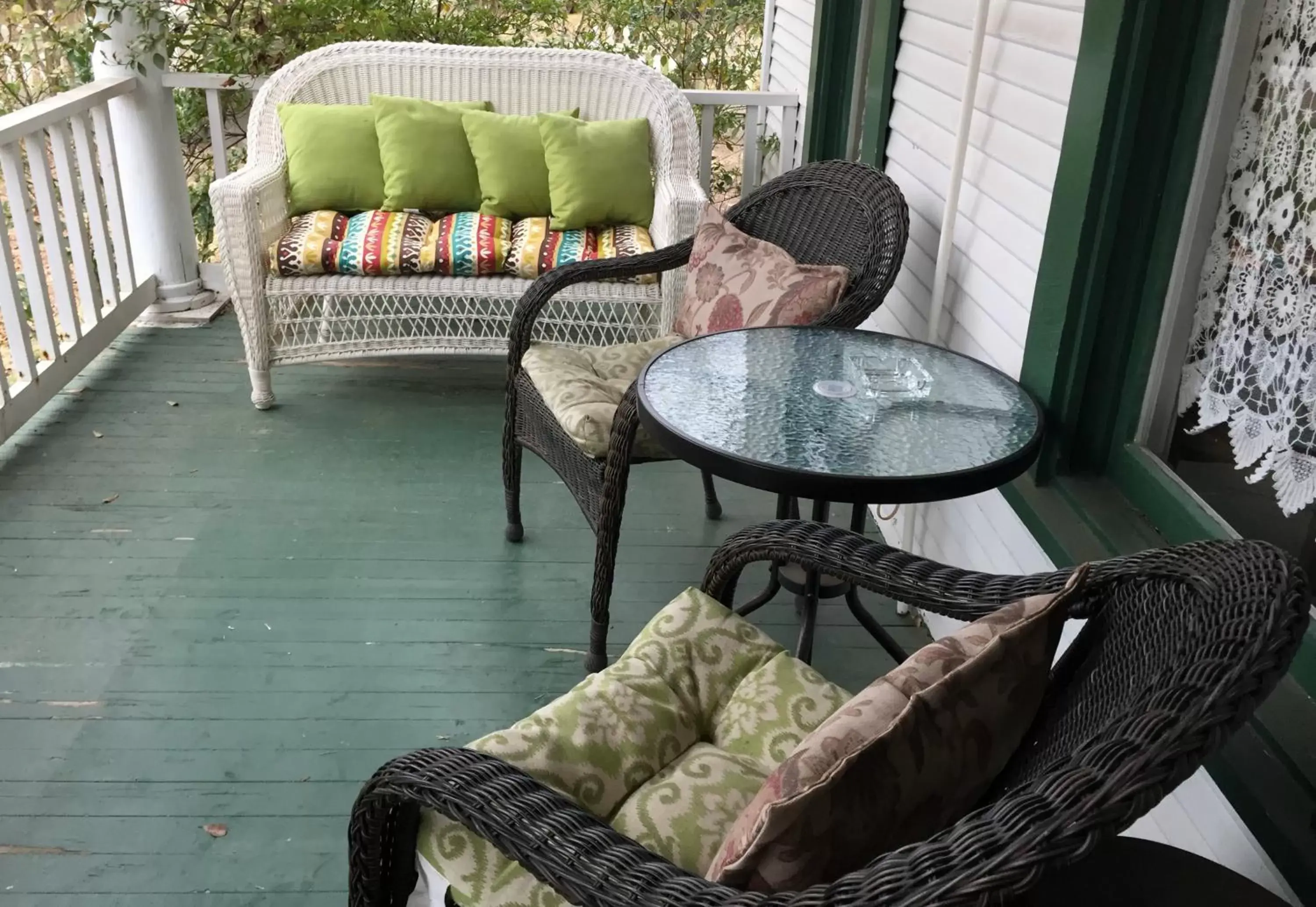 Balcony/Terrace, Seating Area in White Oak Manor Bed and Breakfast