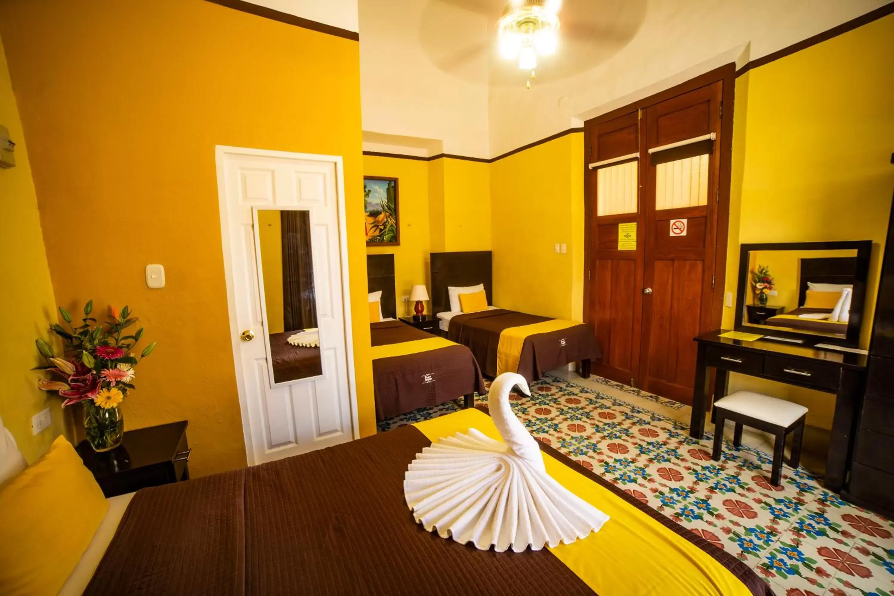 Bathroom, TV/Entertainment Center in Hotel del Peregrino Boutique Hotel