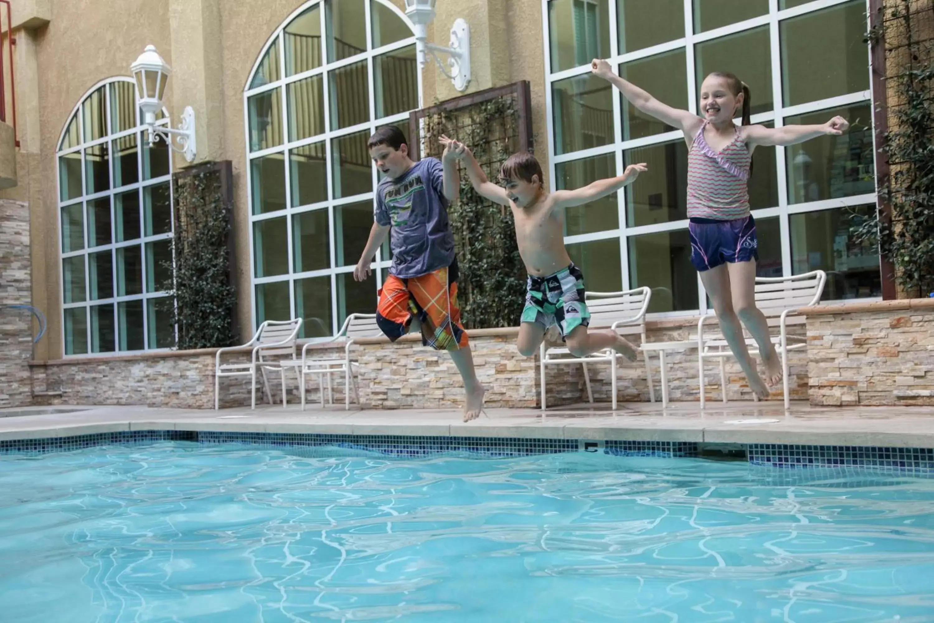 Swimming Pool in Desert Palms Hotel & Suites Anaheim Resort