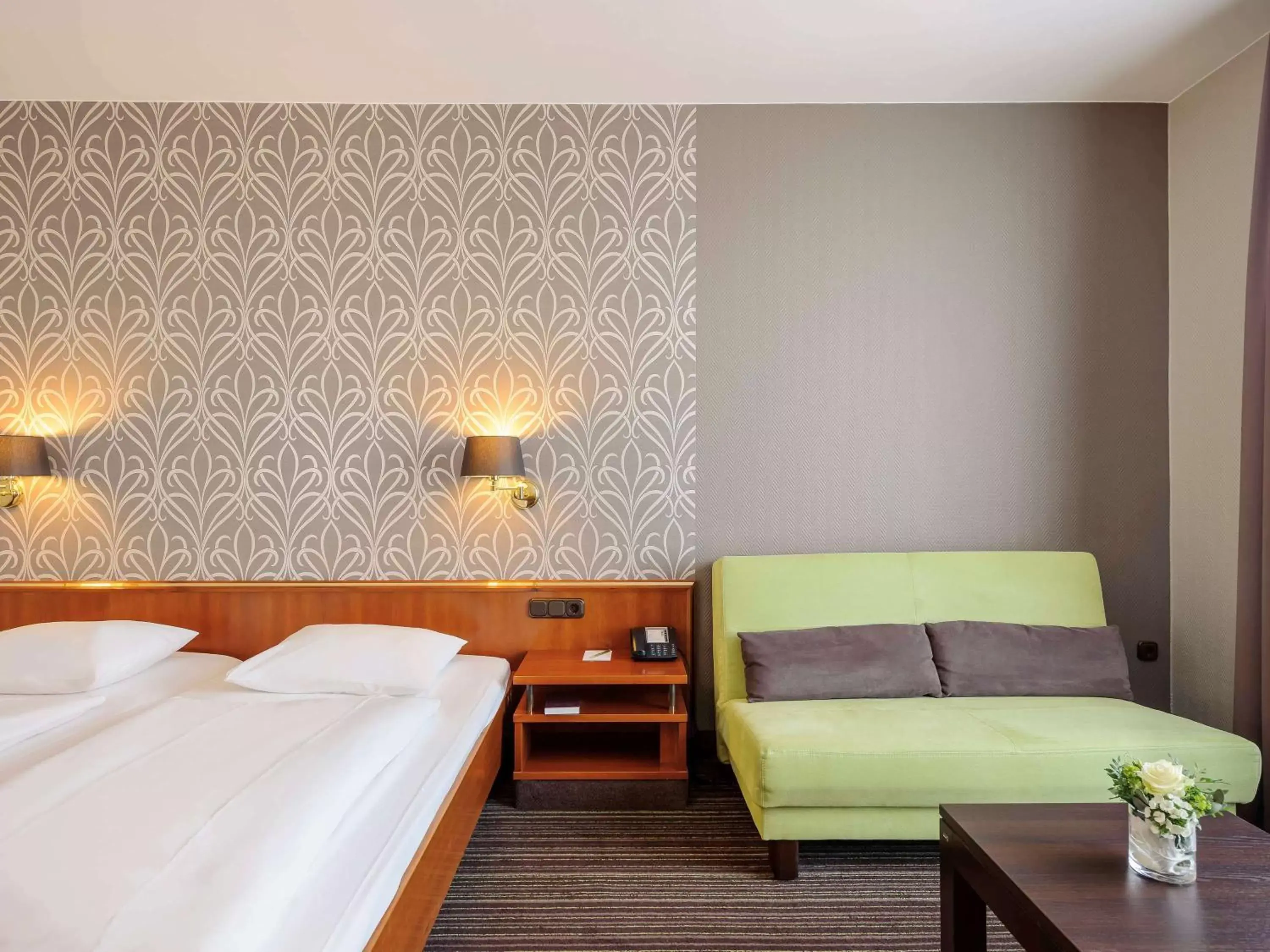 Photo of the whole room, Bed in Mercure Hotel Trier Porta Nigra