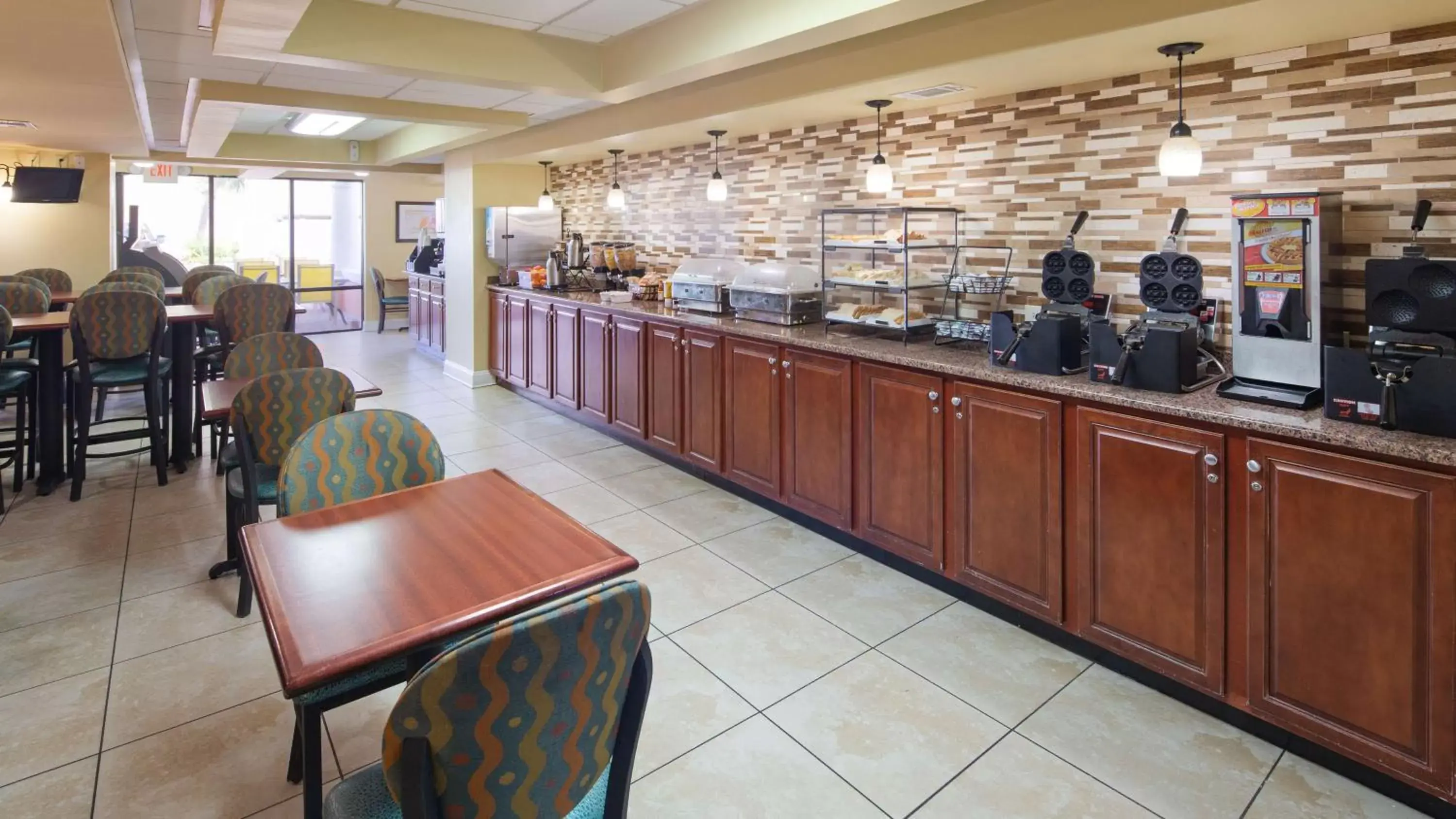 Restaurant/places to eat in Best Western Ocean Sands Beach Resort Restaurant/places to eat in Best Western Ocean Sands Beach Resort