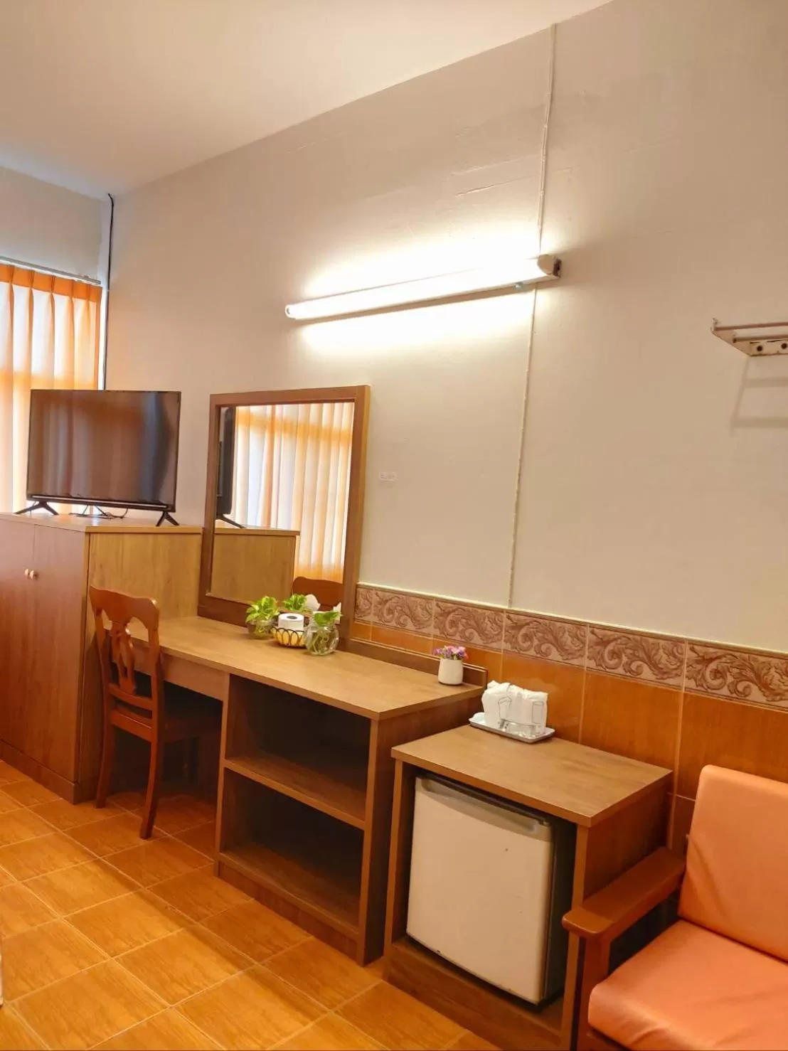 Seating area in Suriwong Chumphon Hotel