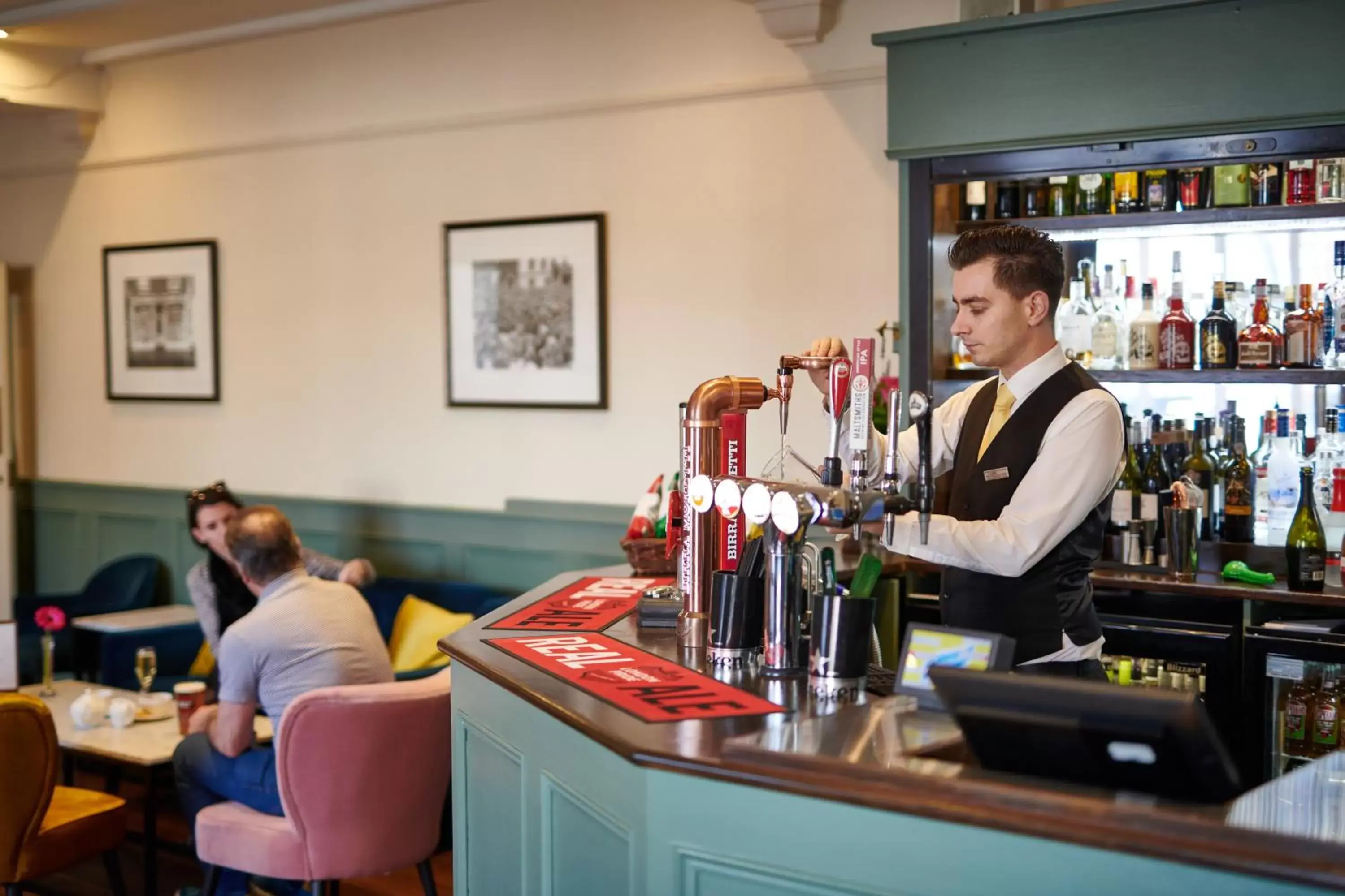 Lounge or bar, Lounge/Bar in County Hotel