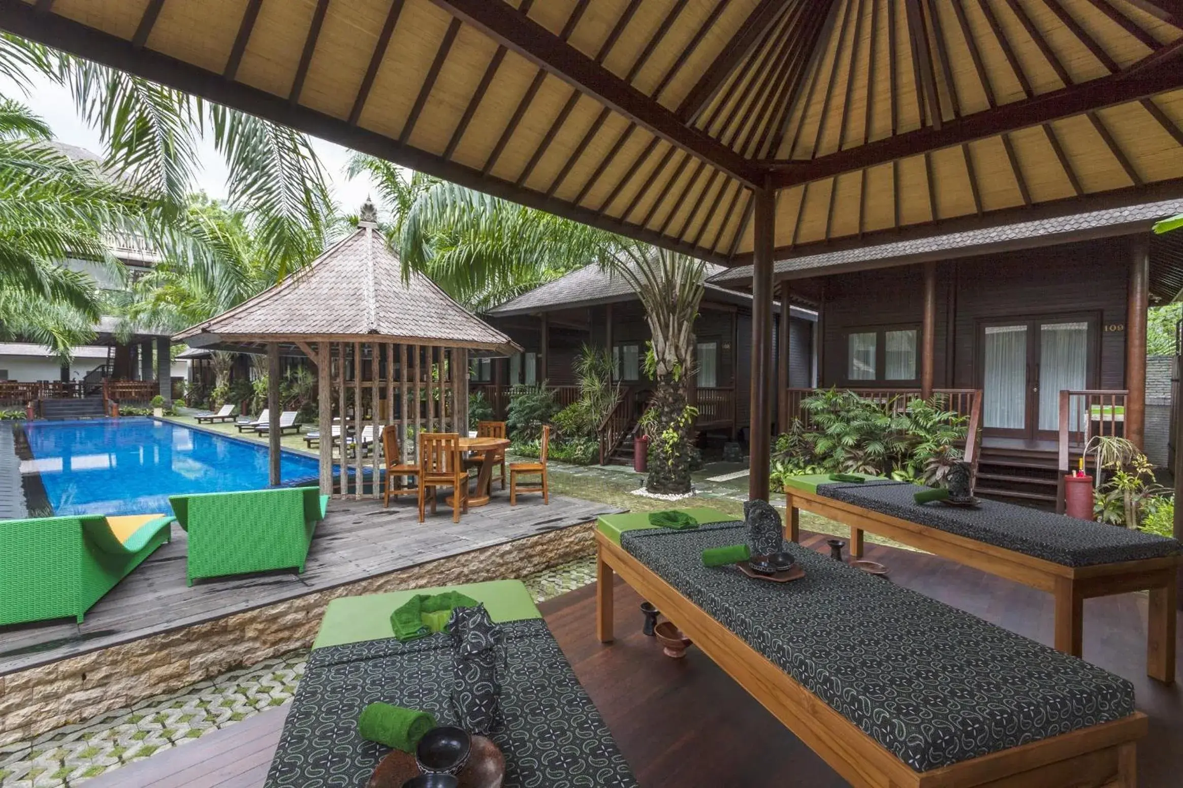 Spa and wellness centre/facilities, Patio/Outdoor Area in Coconut Boutique Resort