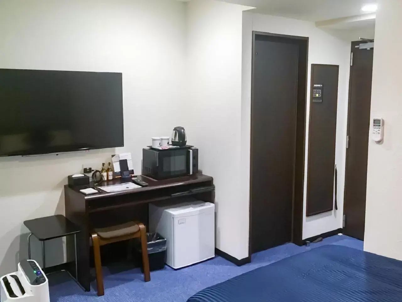 TV and multimedia, TV/Entertainment Center in HOTEL LiVEMAX Yokkaichi Ekimae