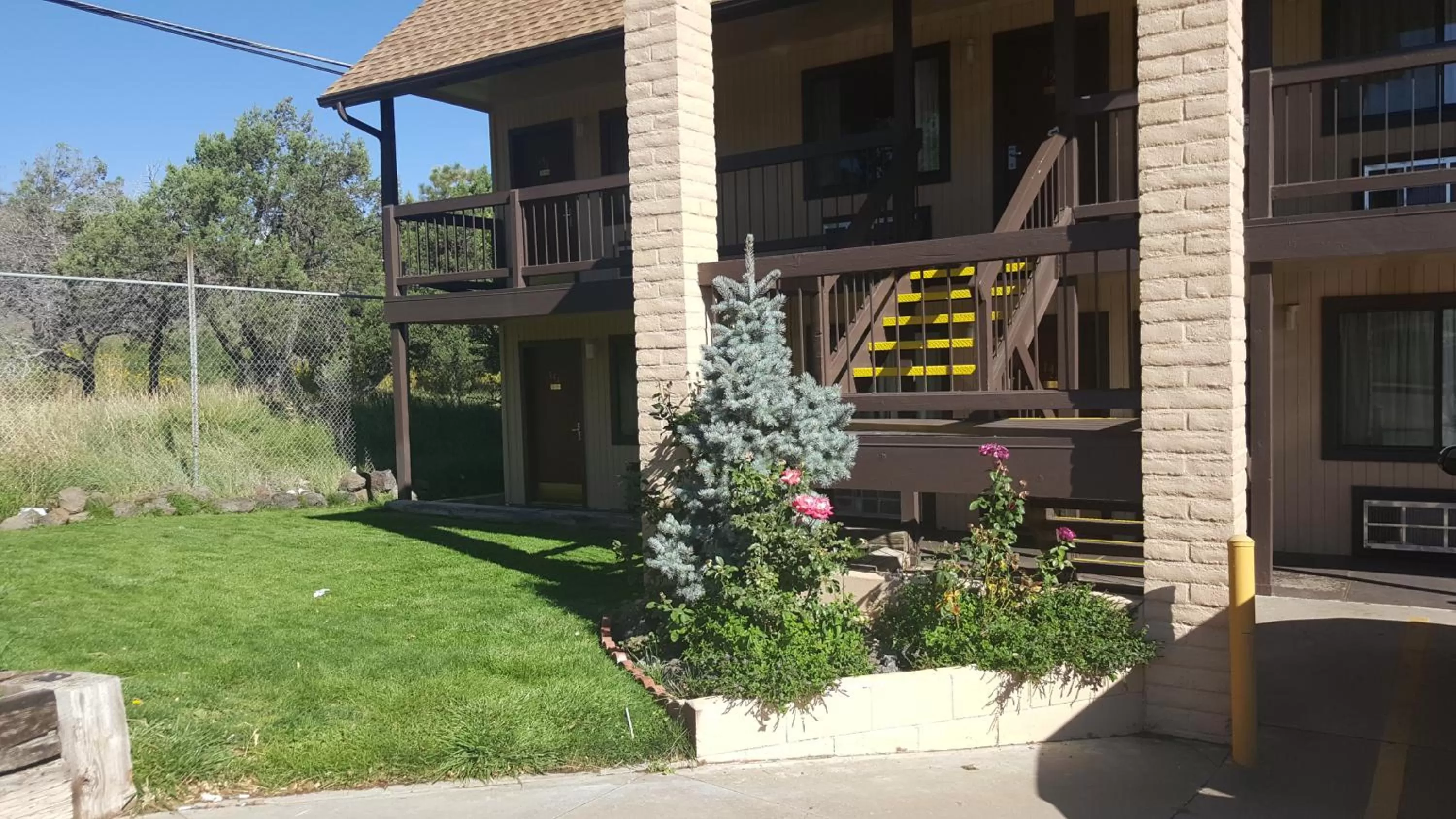 The KC Motel Show Low