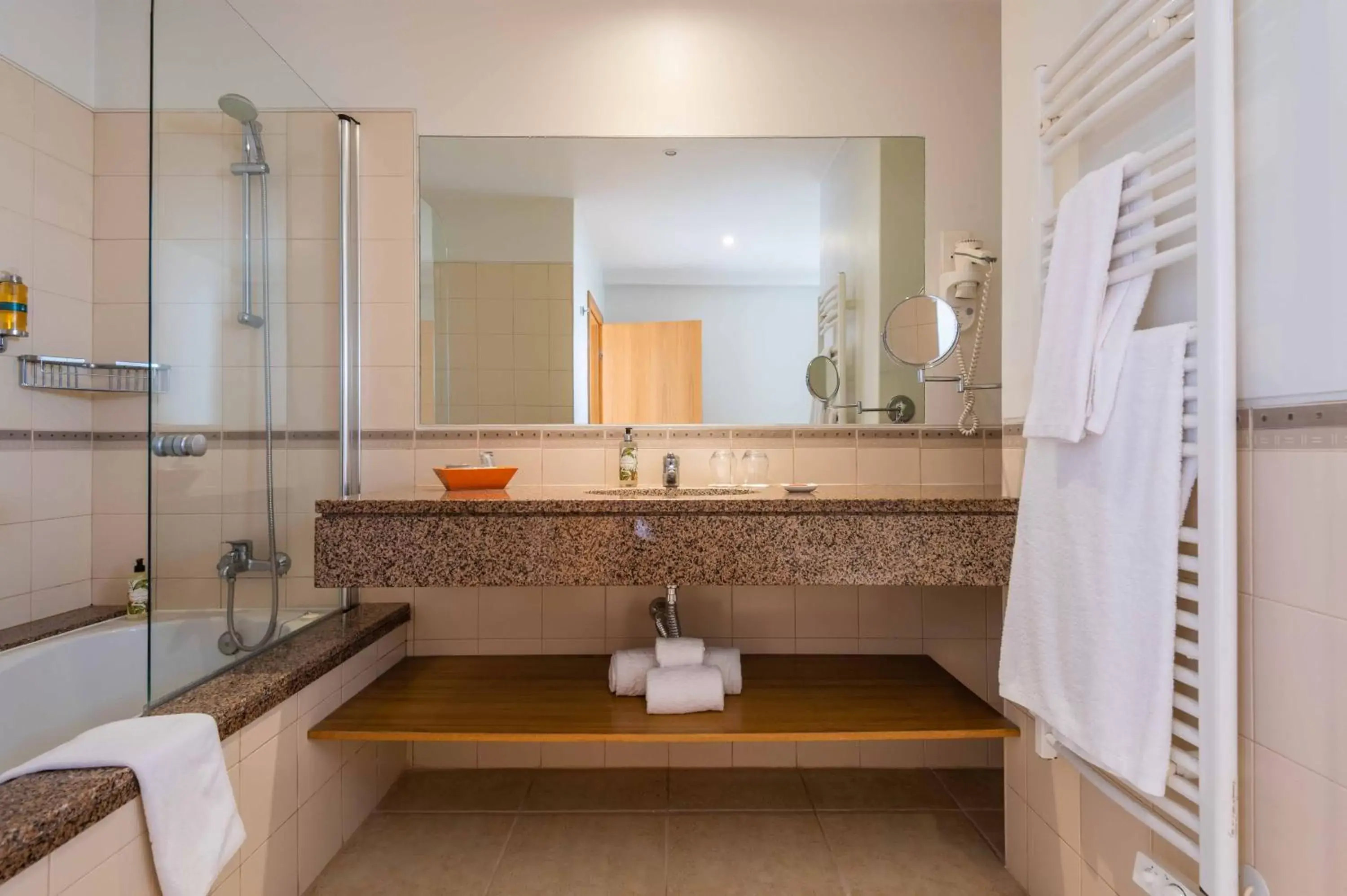 Bathroom in Vale d'Oliveiras Quinta Resort & Spa