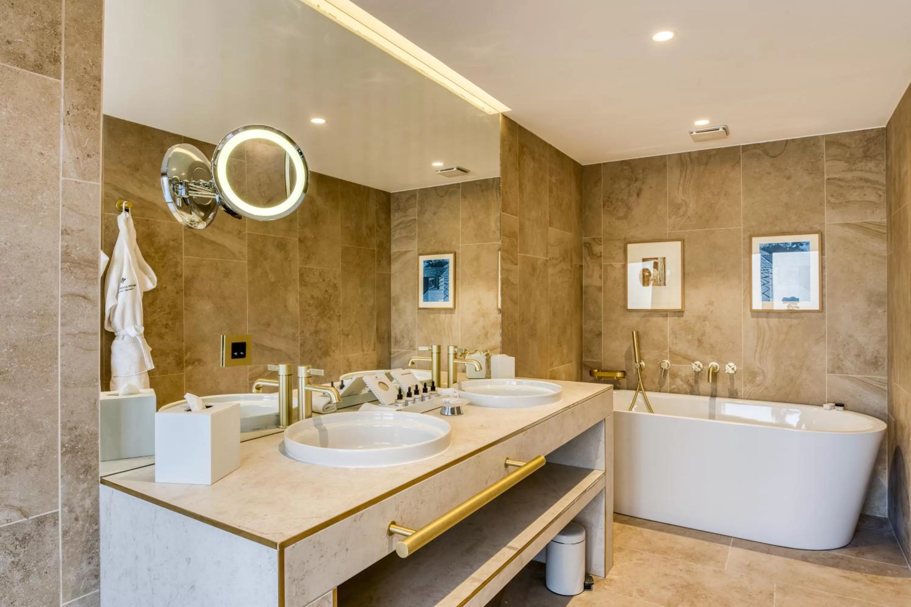 Bathroom in Maison Albar Hotels L’Imperator