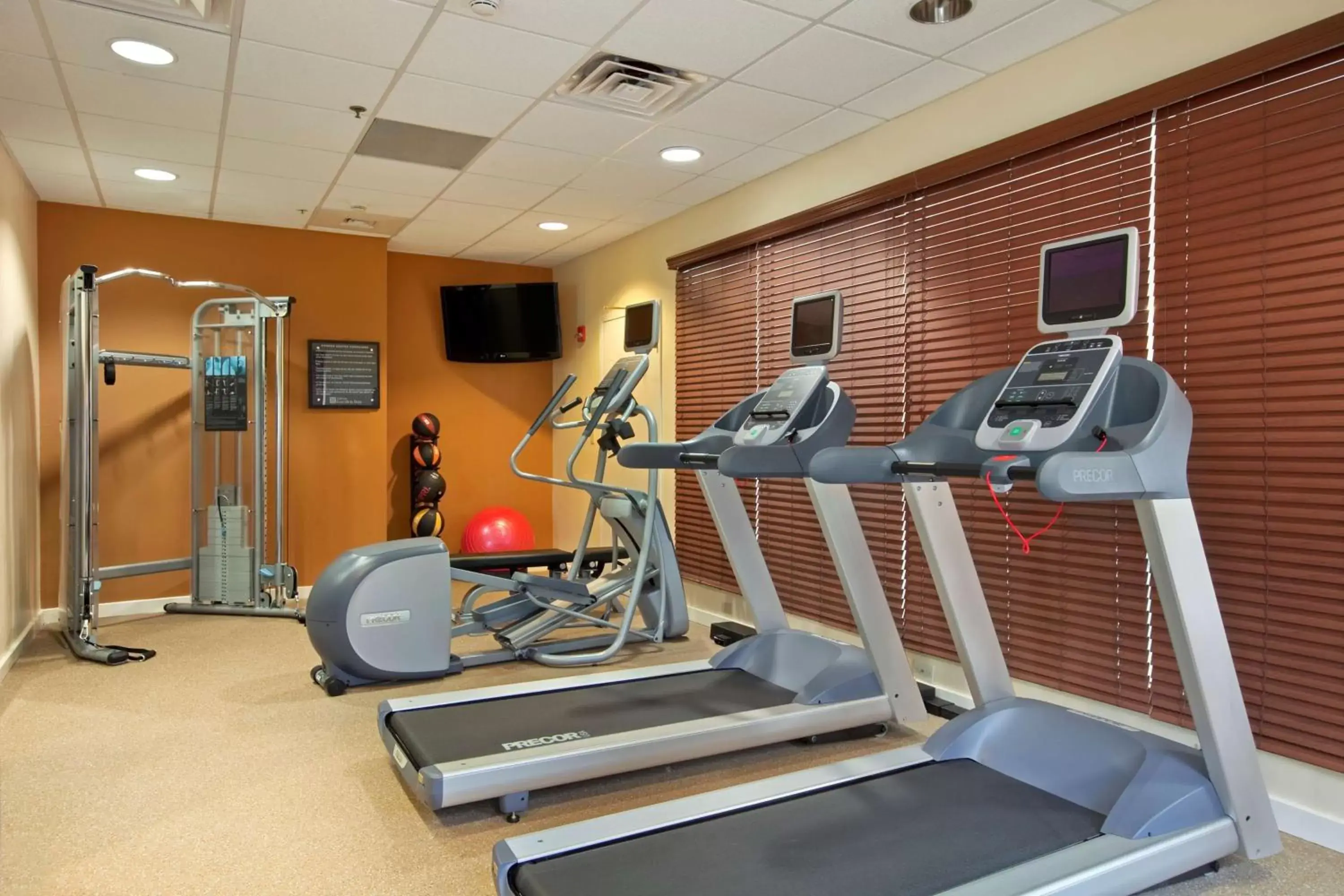 Fitness centre/facilities, Fitness Center/Facilities in Hilton Garden Inn Hoffman Estates