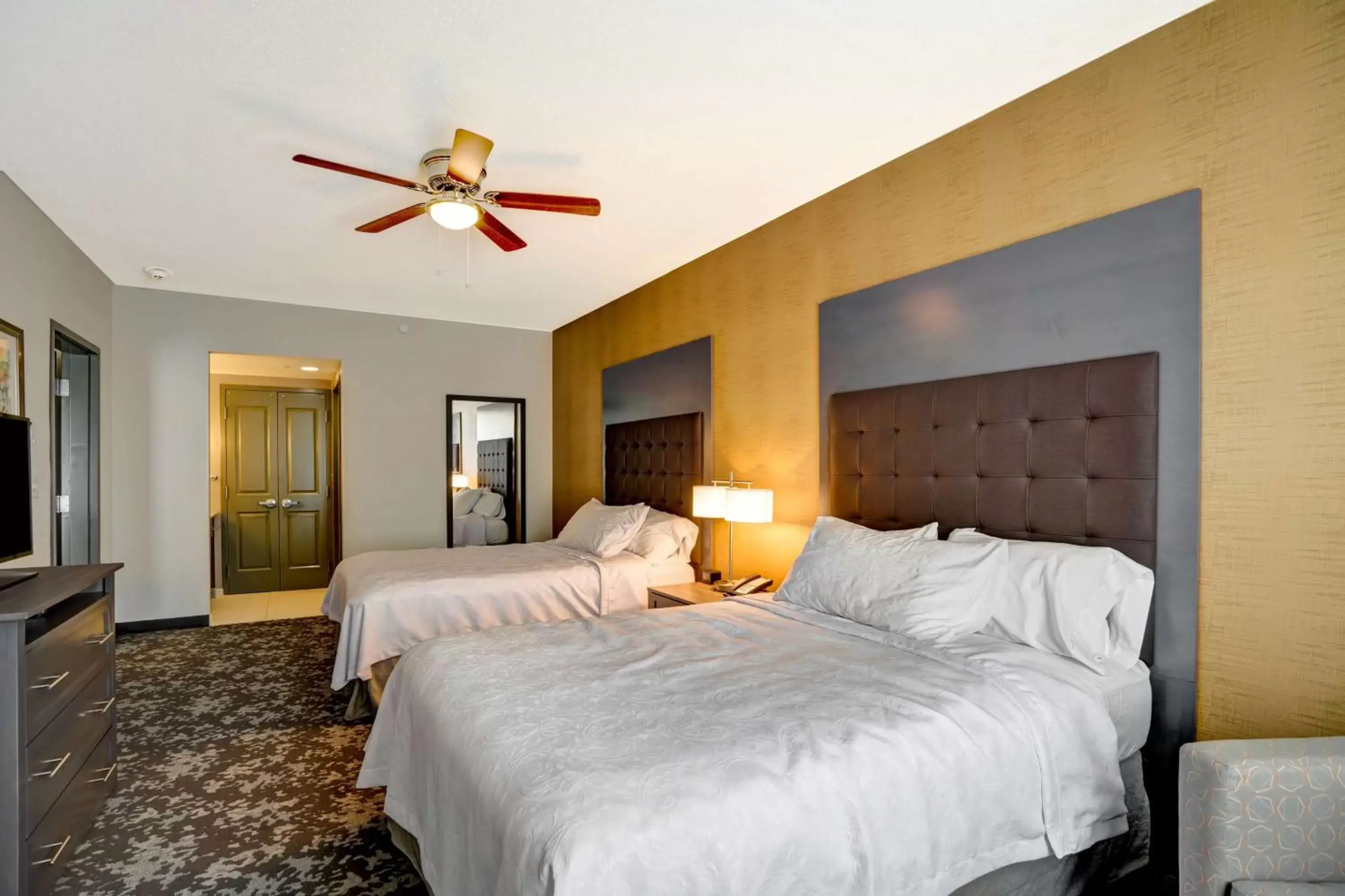 Bed in Homewood Suites by Hilton Christiansburg