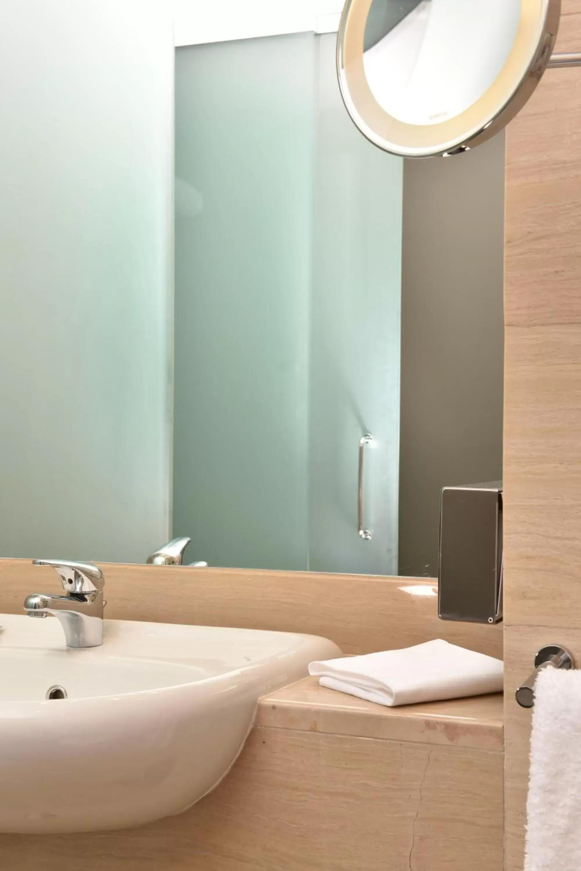 Bathroom in DoubleTree by Hilton Turin Lingotto