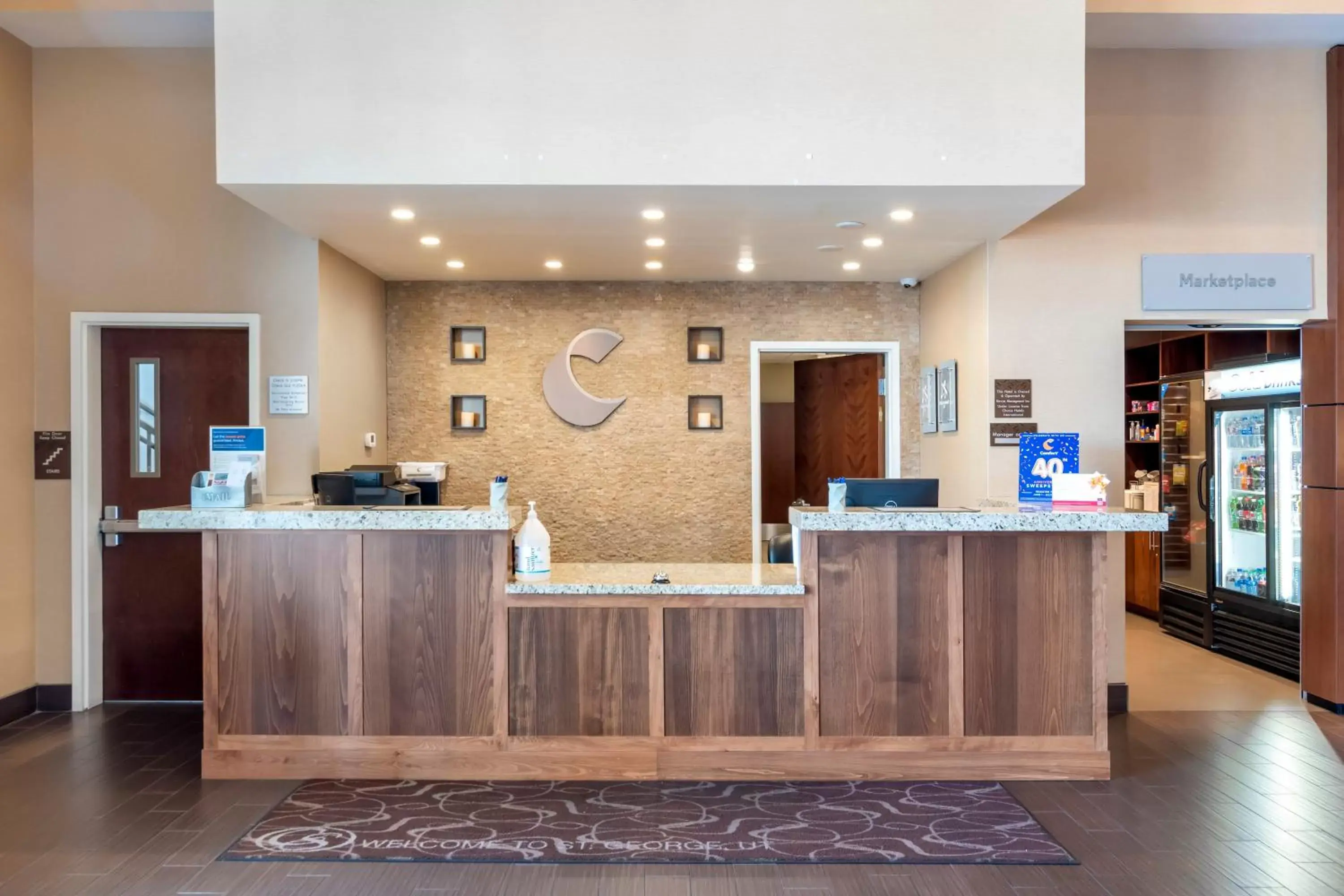 Lobby or reception in Comfort Suites St George - University Area Lobby or reception in Comfort Suites St George - University Area