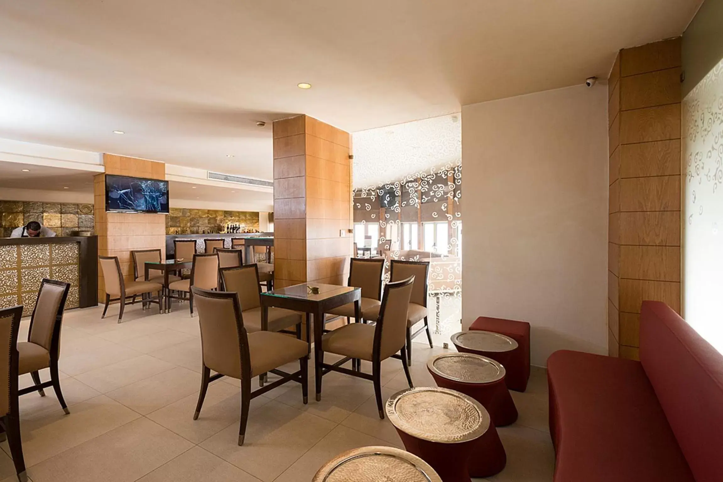 Lounge or bar, Lounge/Bar in Golf Royal Hotel