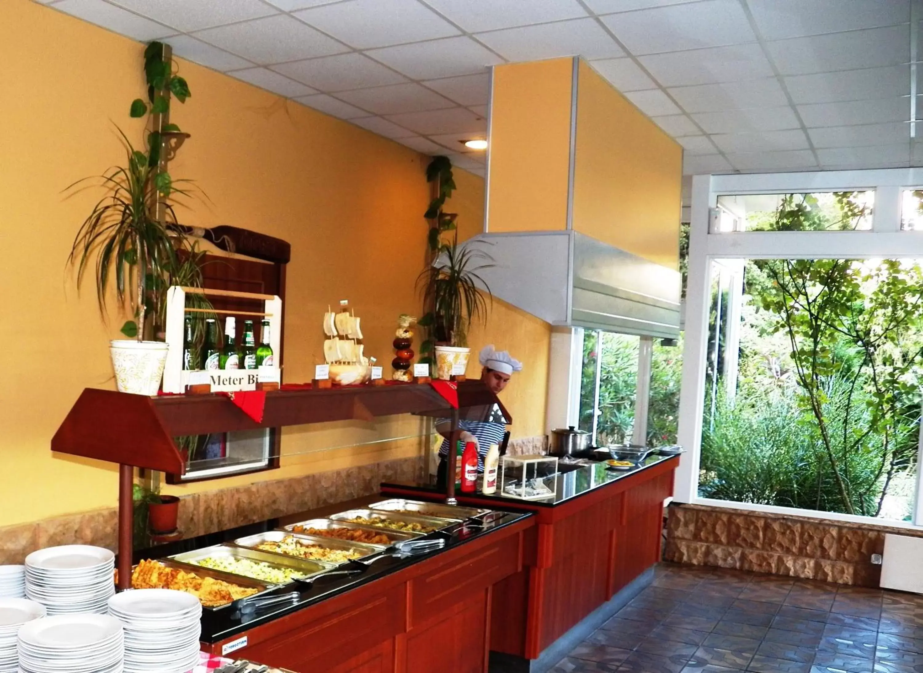 Restaurant/places to eat, Kitchen/Kitchenette in Joya Park Hotel