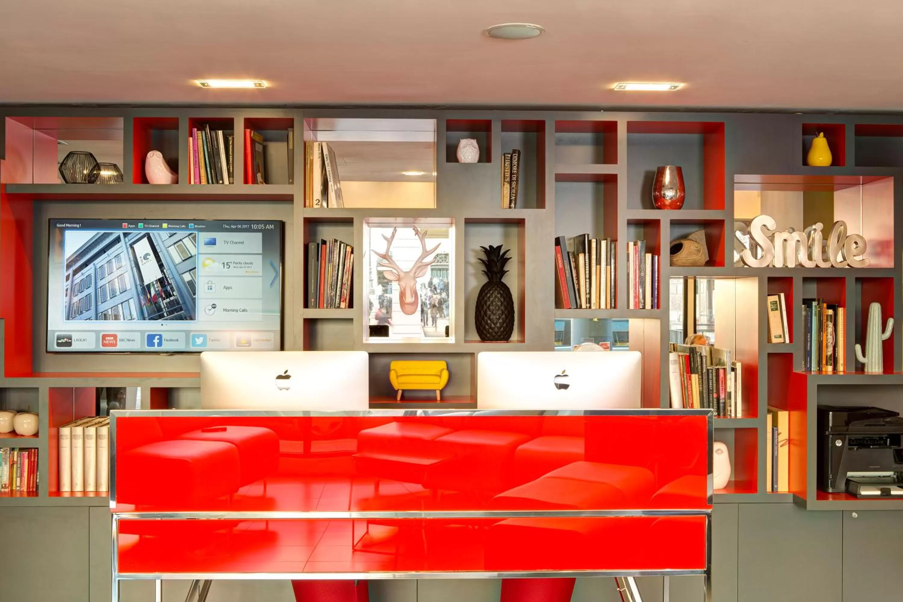 Lobby or reception in iQ Hotel Roma