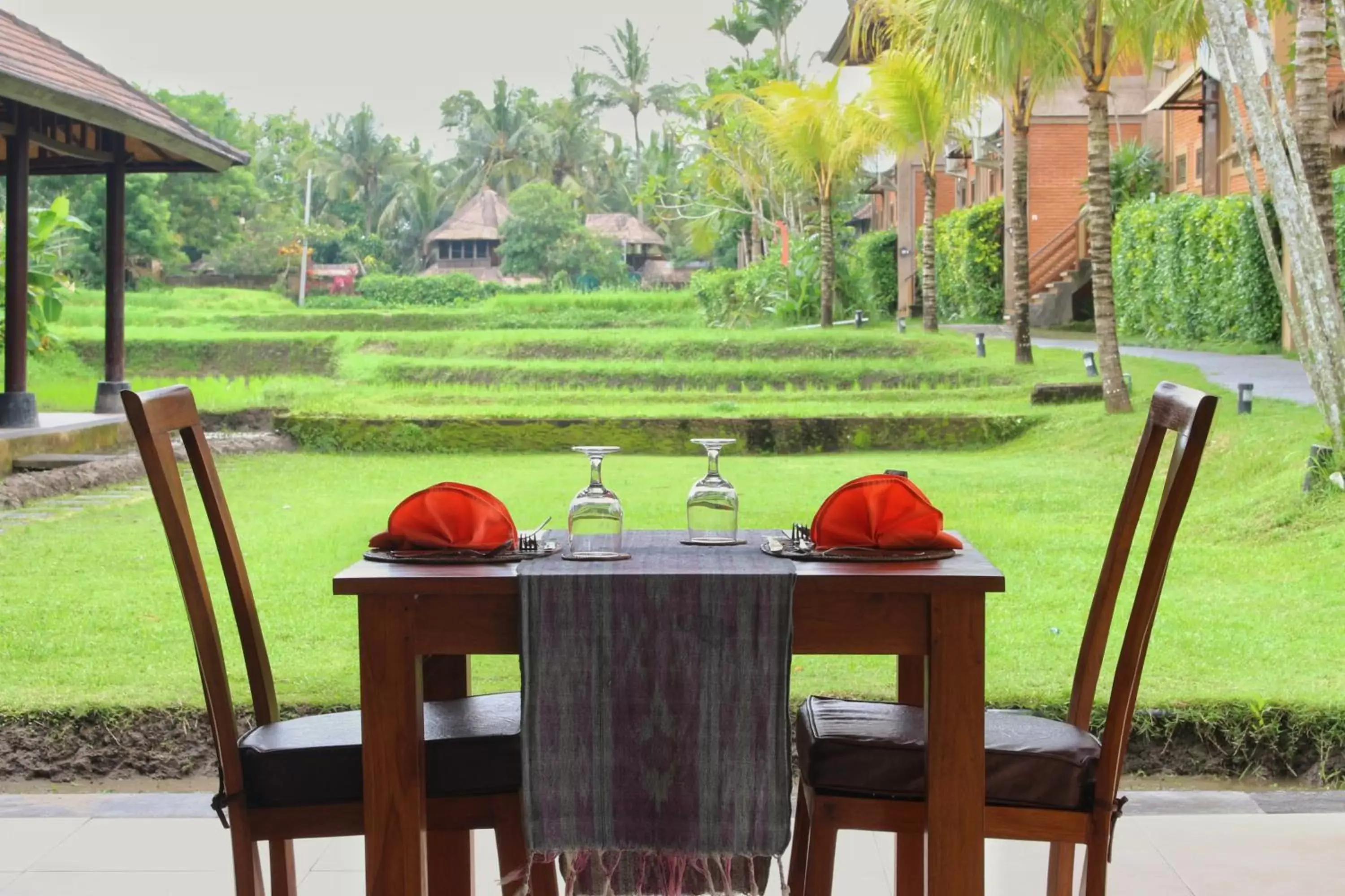 Restaurant/places to eat in Saren Indah Hotel - CHSE Certified