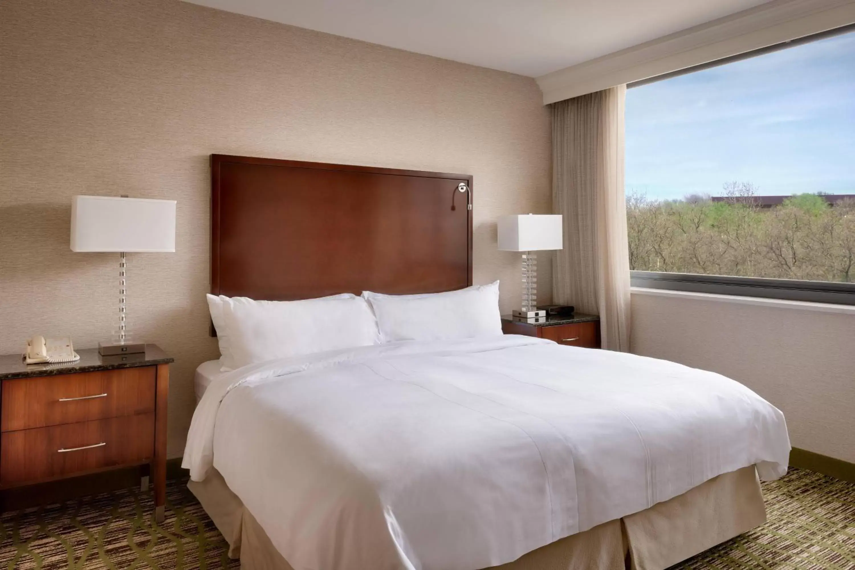 Photo of the whole room, Bed in Salt Lake City Marriott University Park