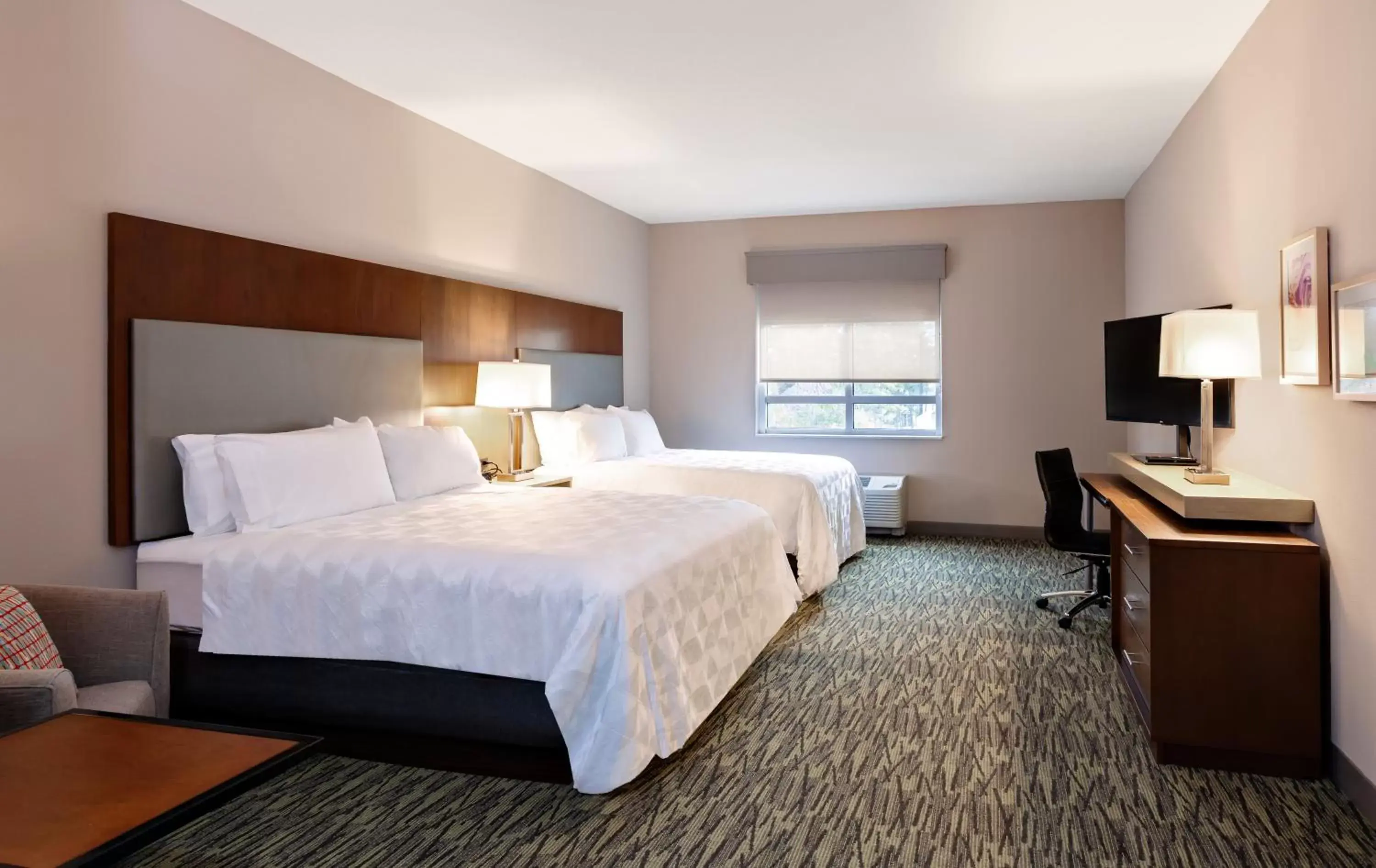 Photo of the whole room, Bed in Holiday Inn - Tallahassee E Capitol - Univ, an IHG Hotel