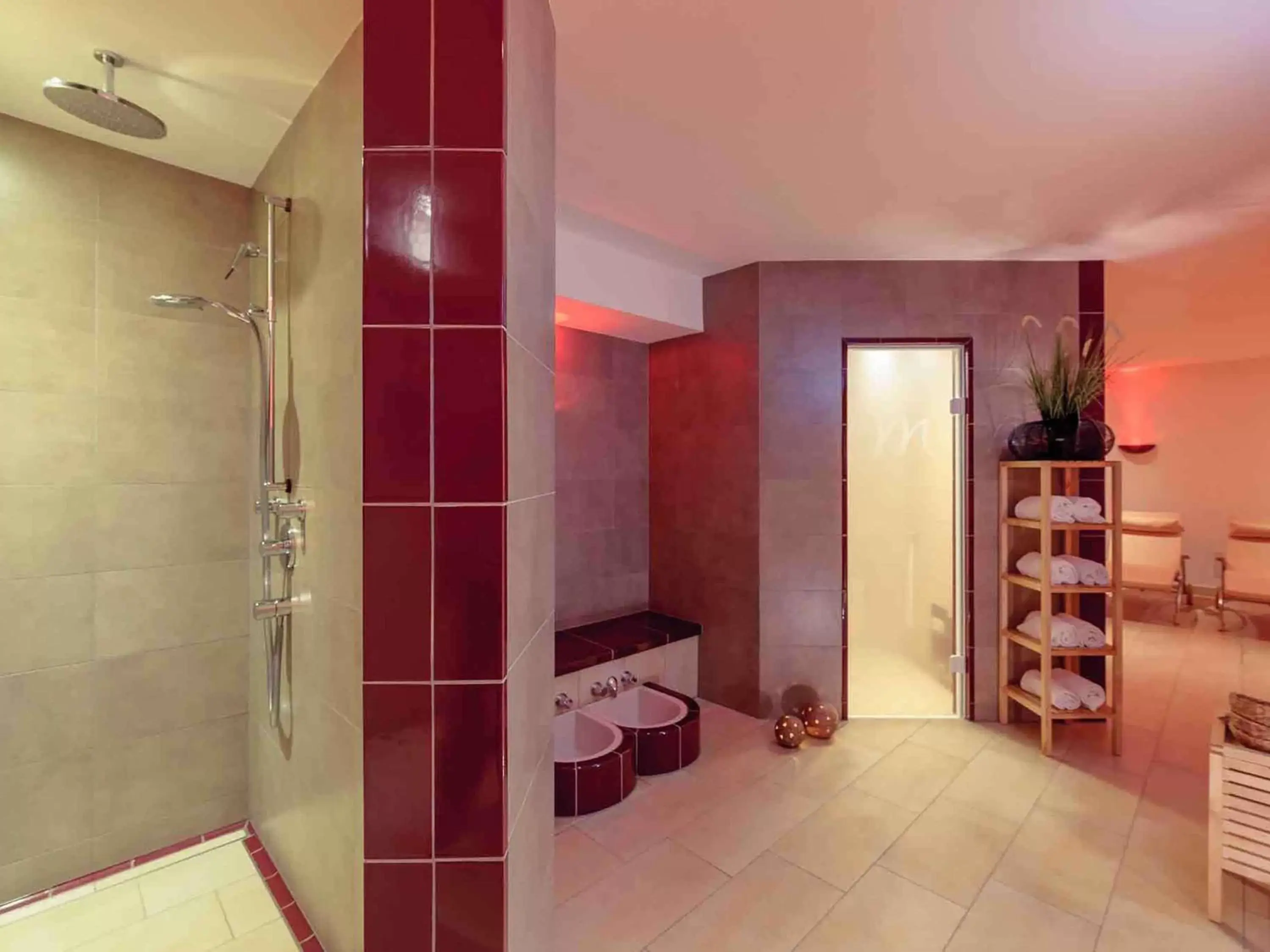 Spa and wellness centre/facilities, Bathroom in Mercure Hotel Koblenz
