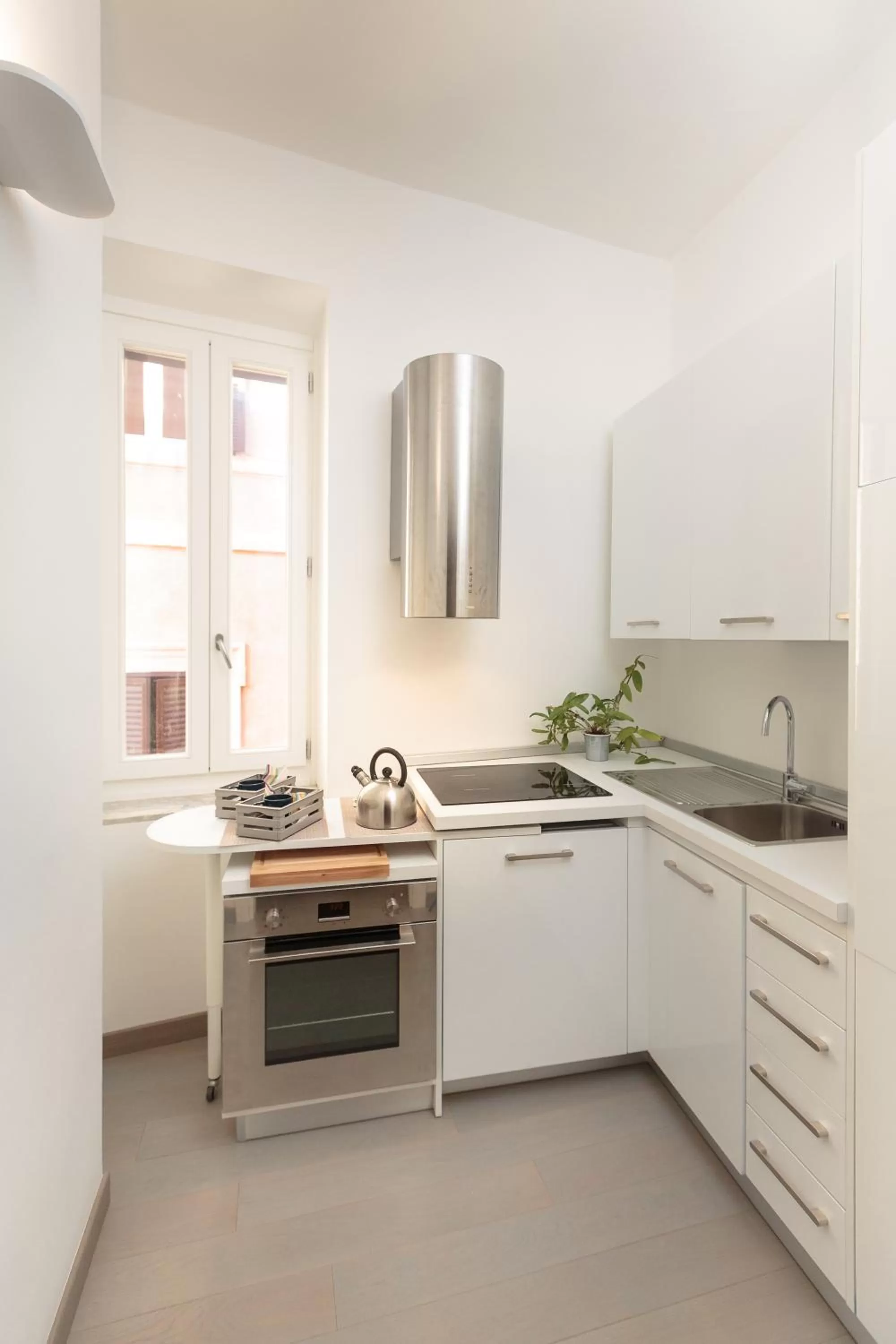 Kitchen or kitchenette in Margana Tower